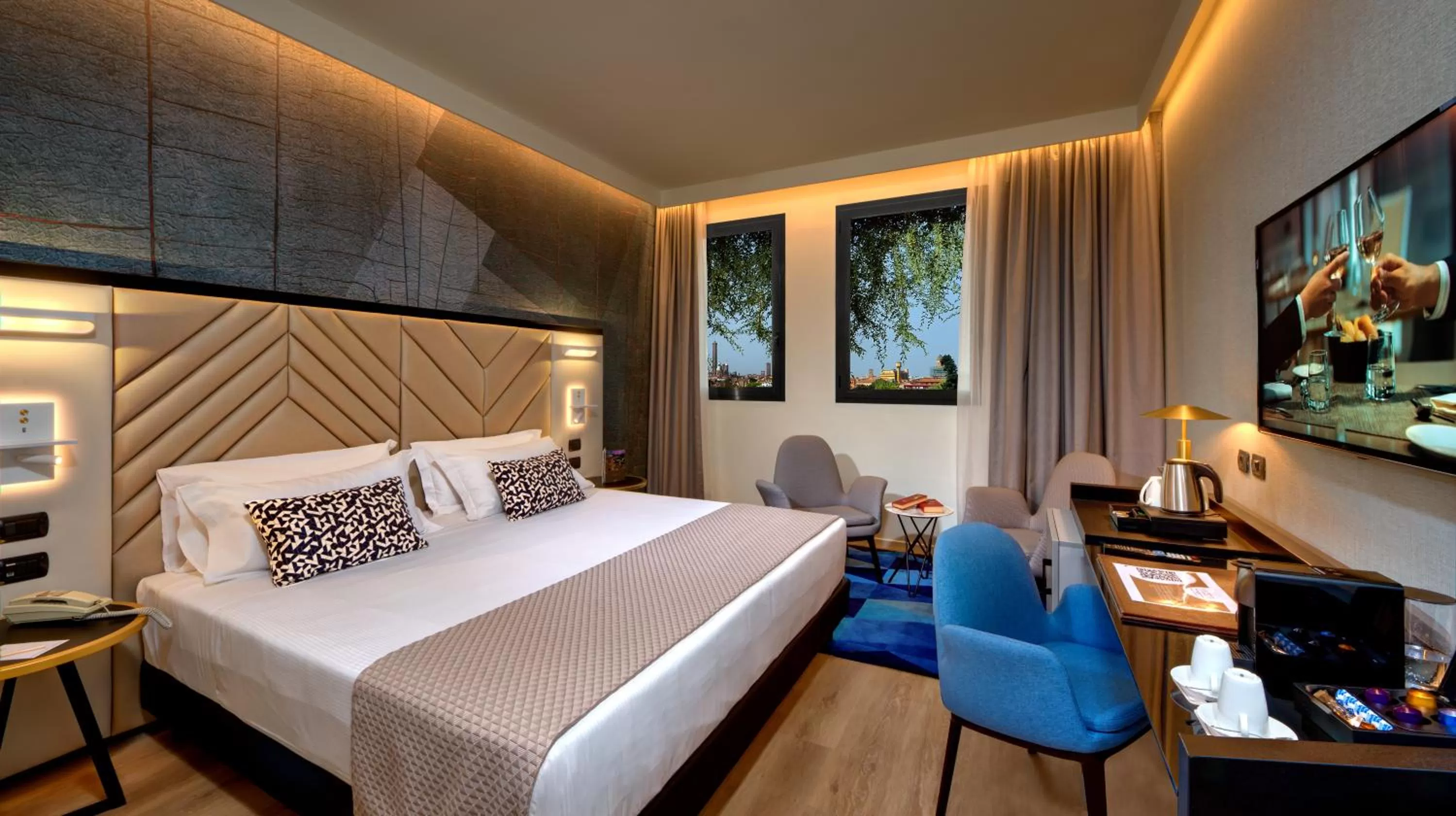 Shower, Bed in Savhotel Aemilia Bologna