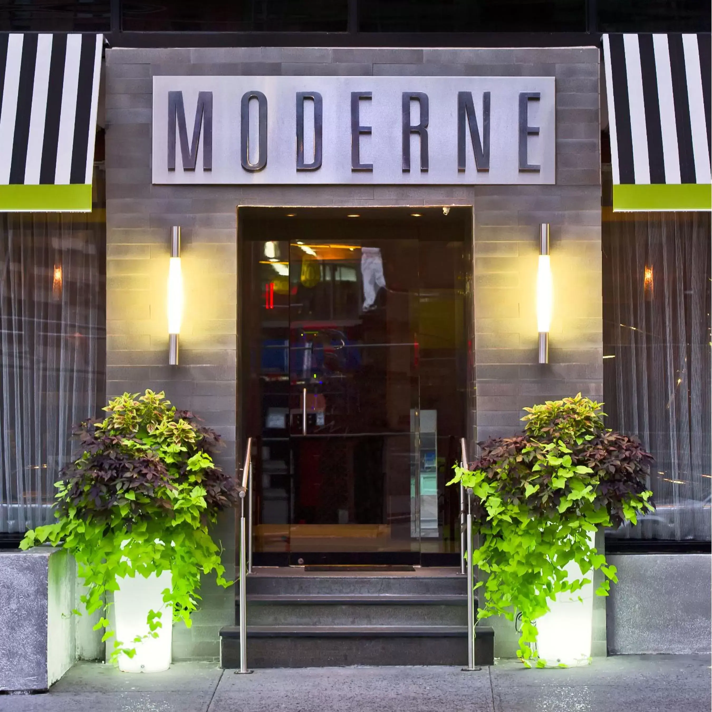 Facade/entrance in Moderne Hotel