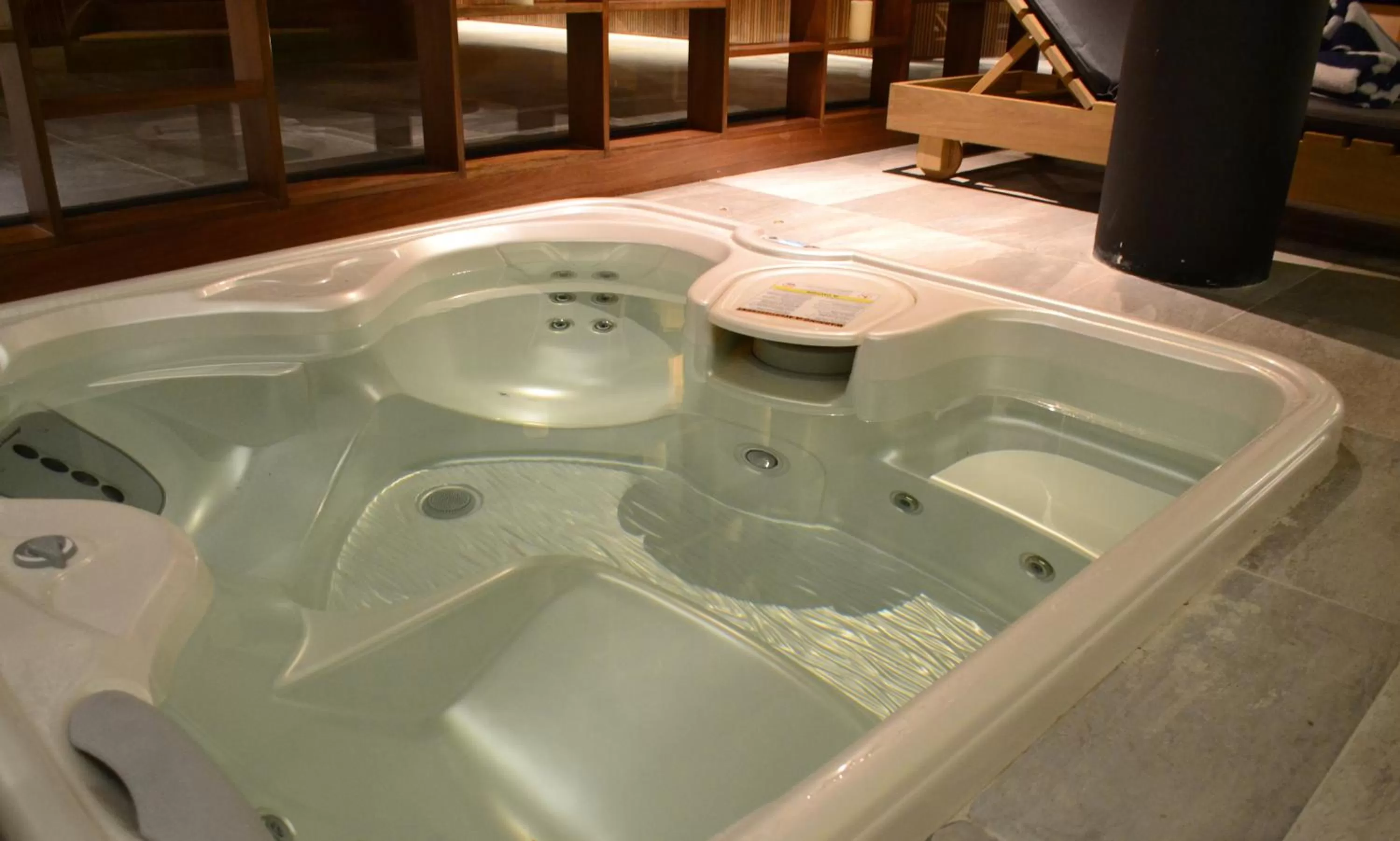 Hot Tub in Cottage Puerto Buceo