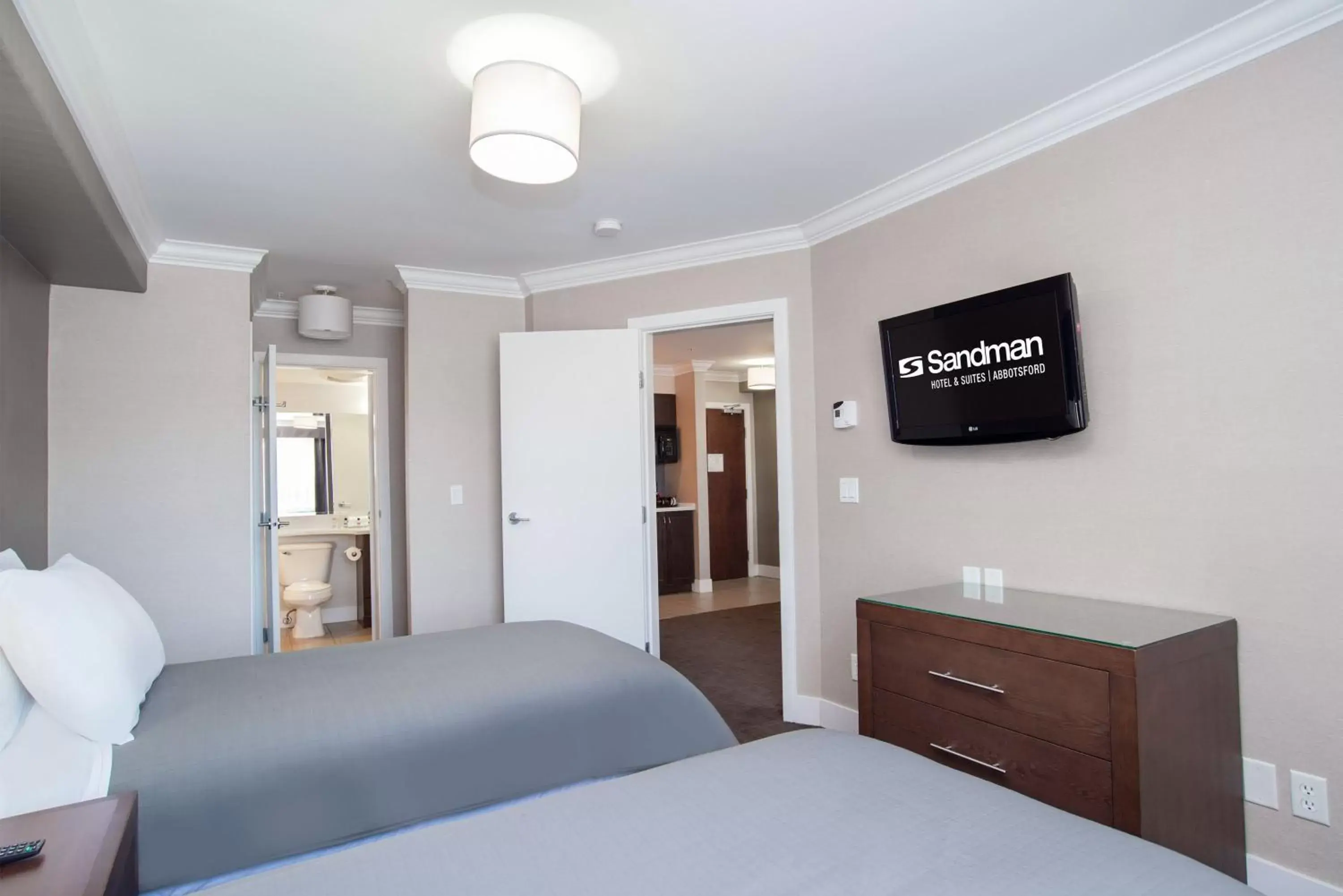 Bedroom in Sandman Hotel and Suites Abbotsford