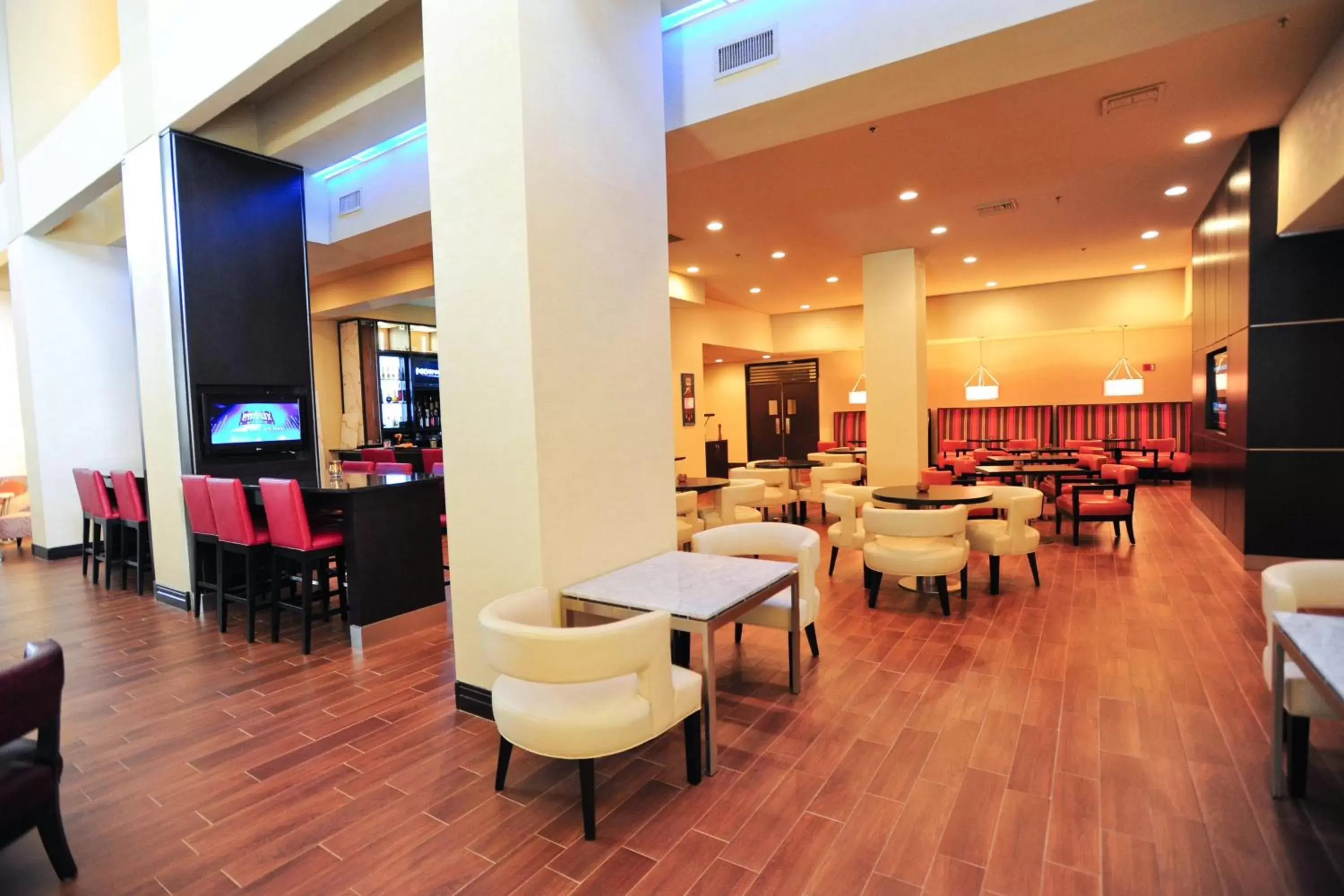 Restaurant/Places to Eat in Mobile Marriott