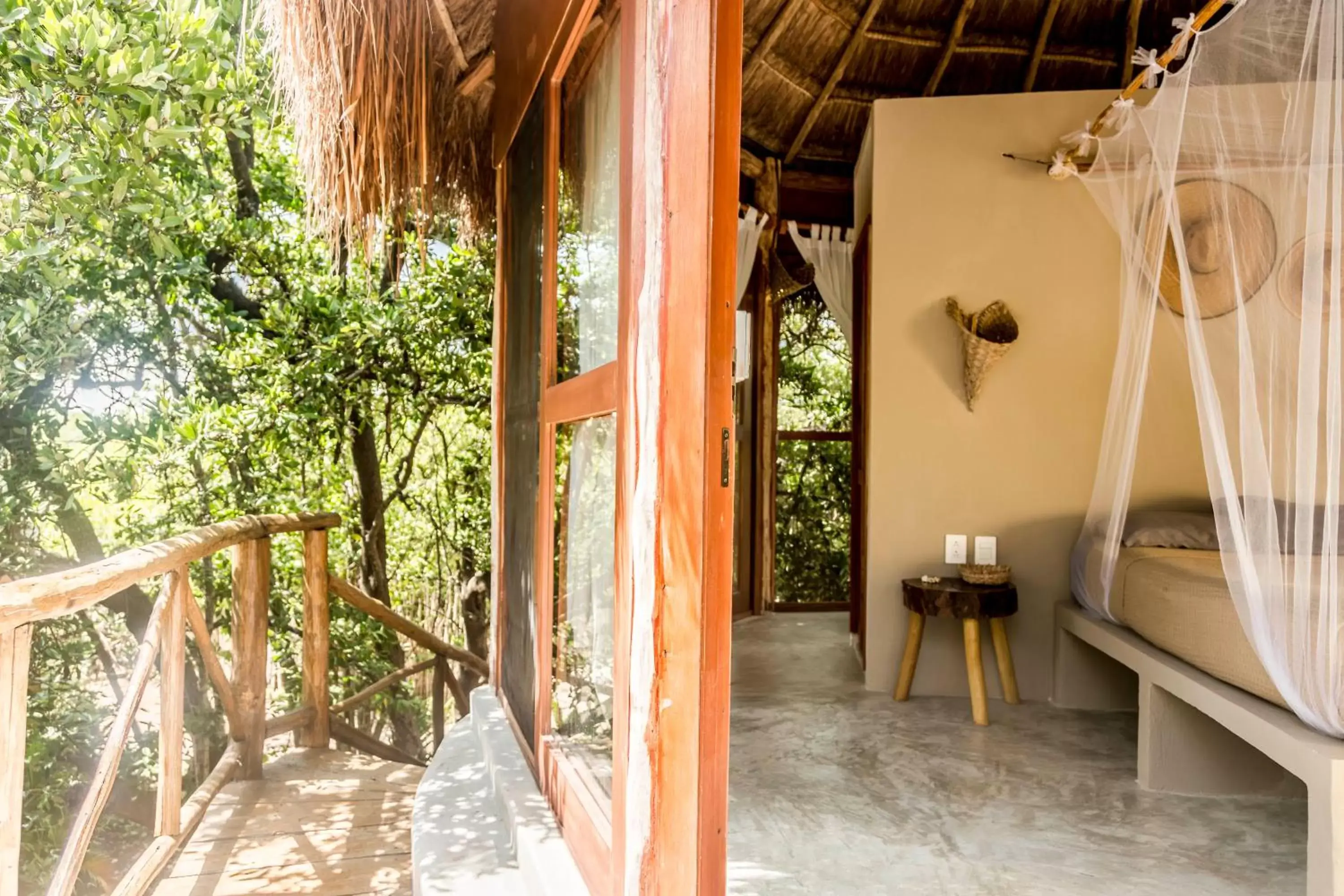 Balcony/Terrace in Mamasan Treehouses & Cabins