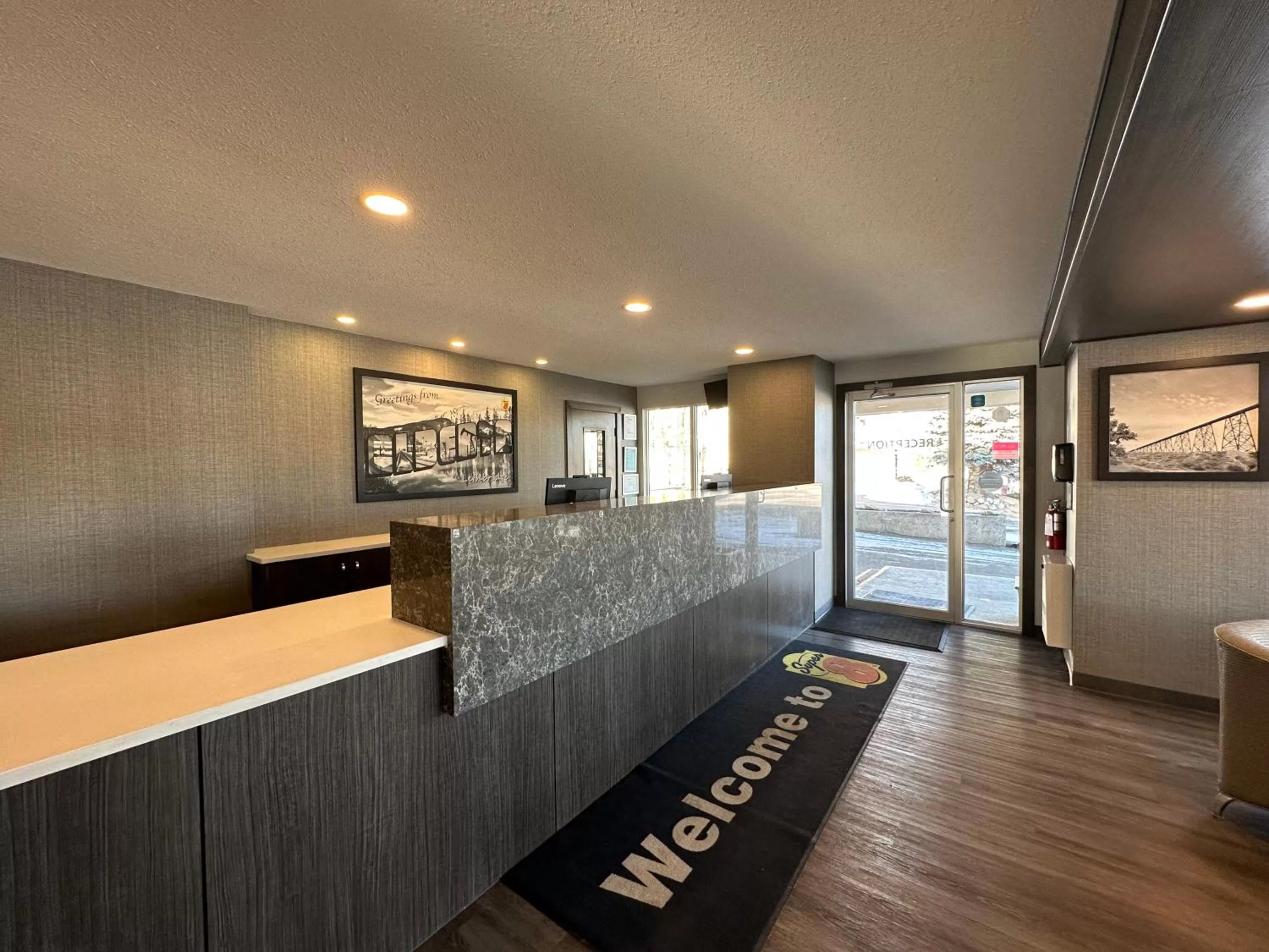 Super 8 by Wyndham Lethbridge