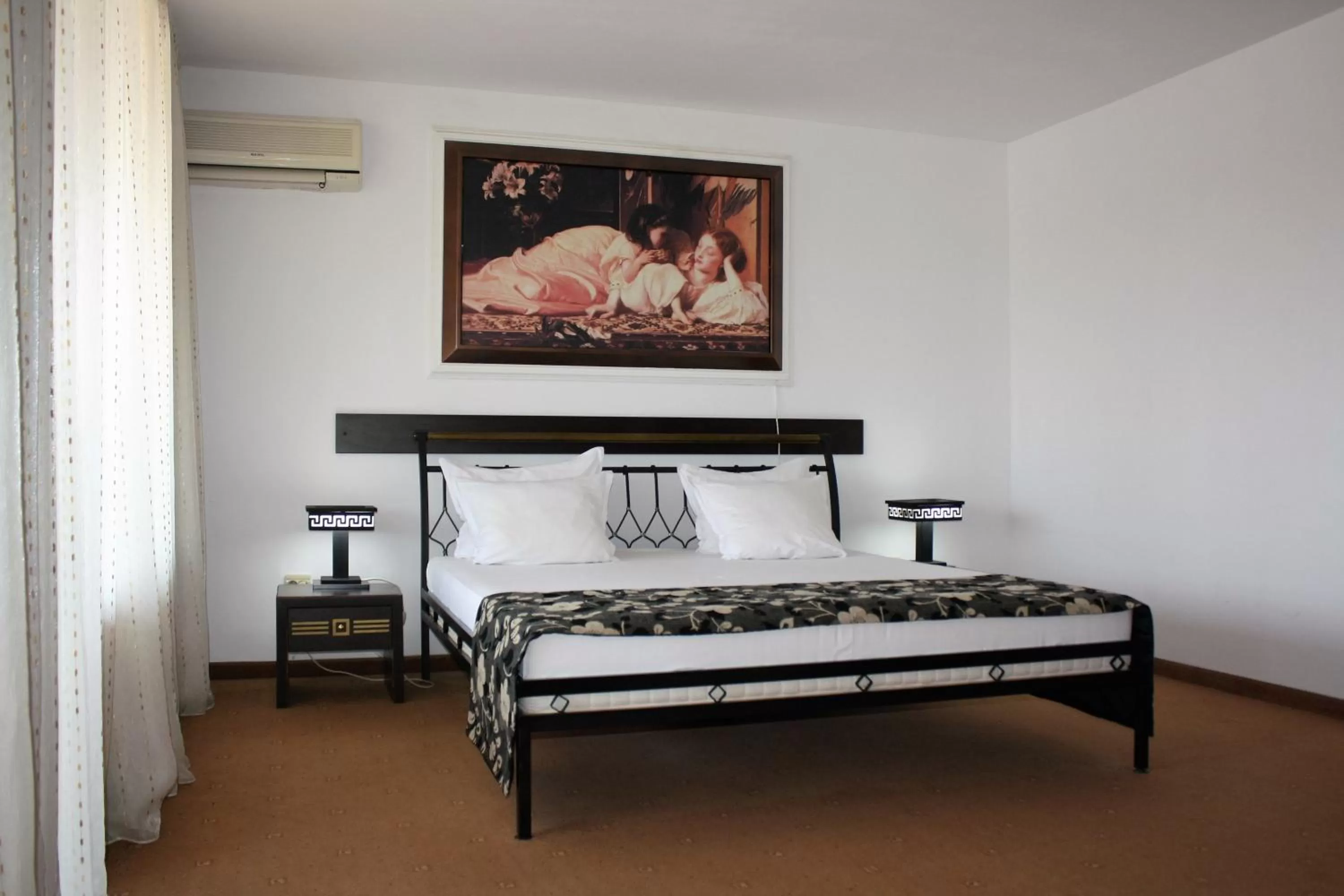 Photo of the whole room in Hotel Villa Verde