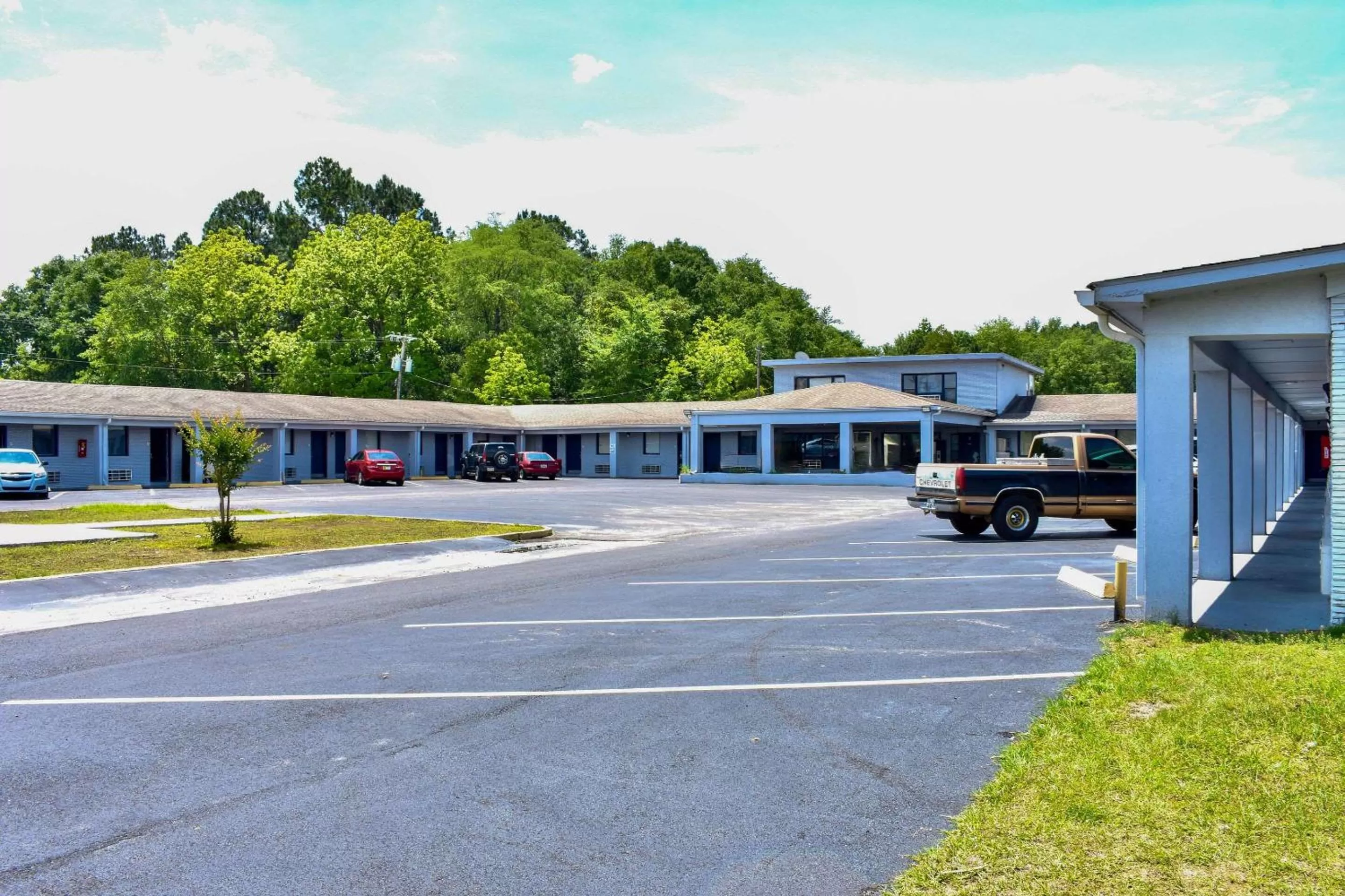 Property building in Rodeway Inn Swainsboro