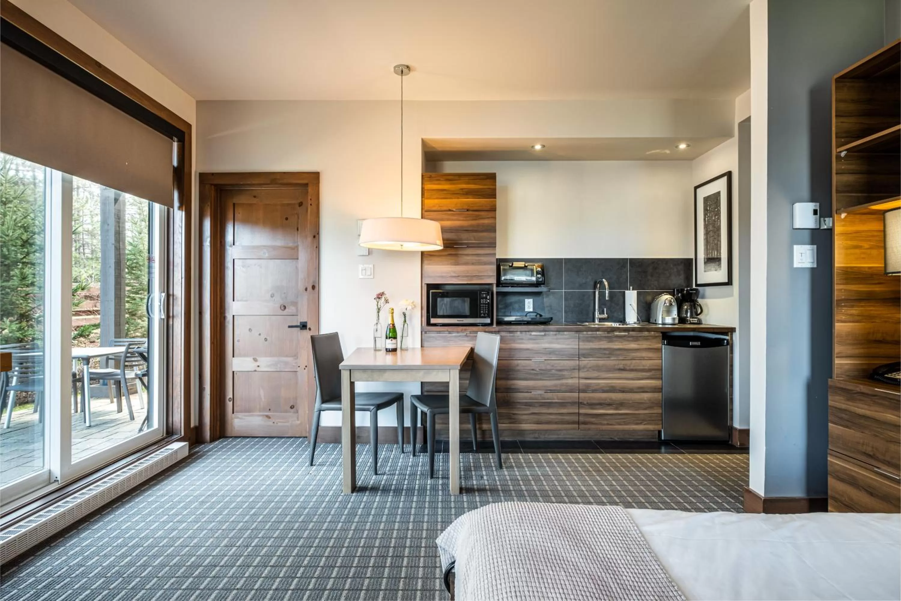 Kitchen/Kitchenette in Suites-sur-Lac