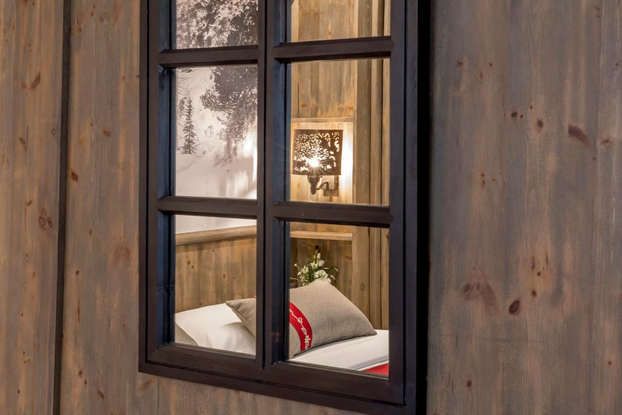 Decorative detail, Bed in Edelweiss Manotel