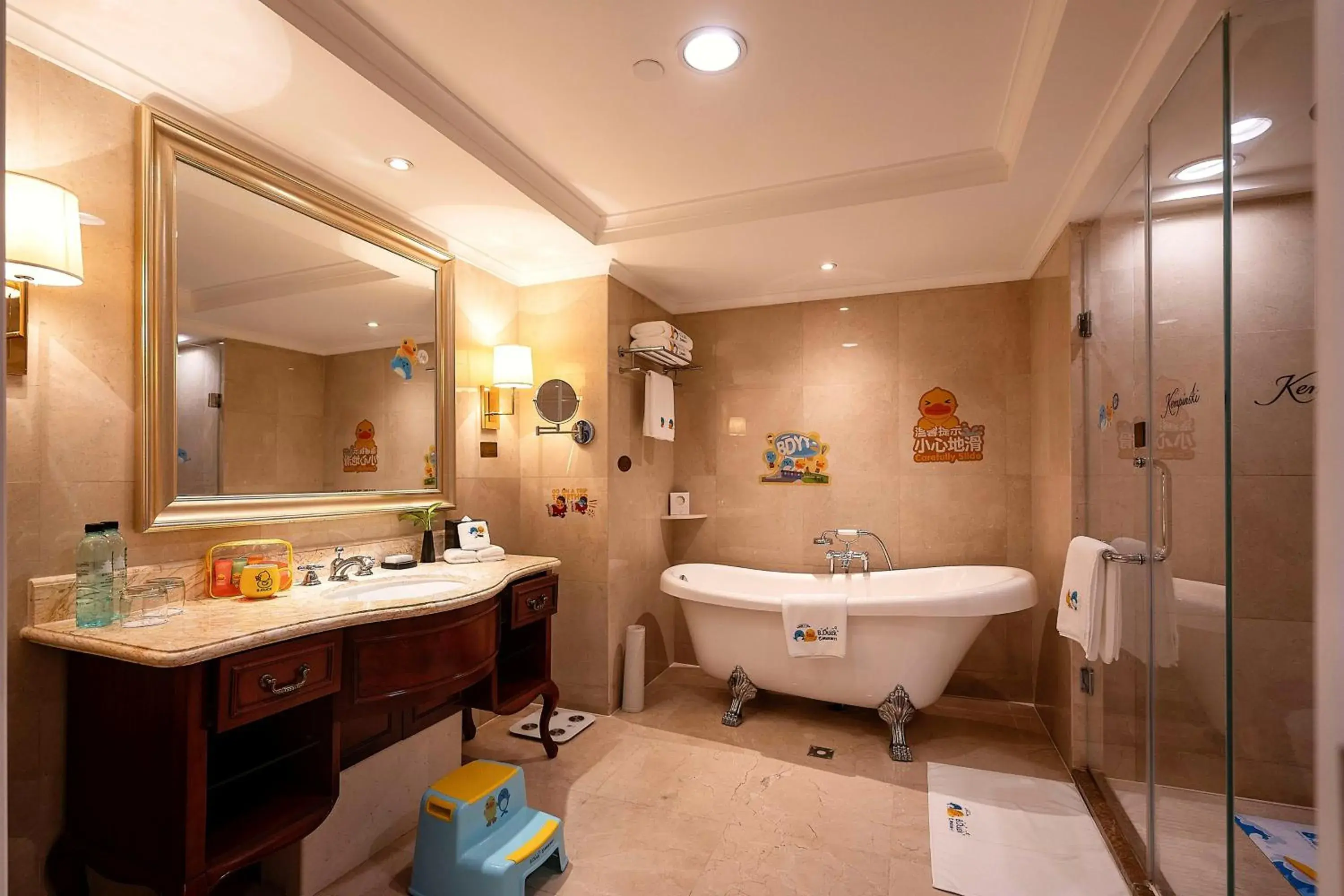 Bedroom, Bathroom in Guiyang Kempinski Hotel