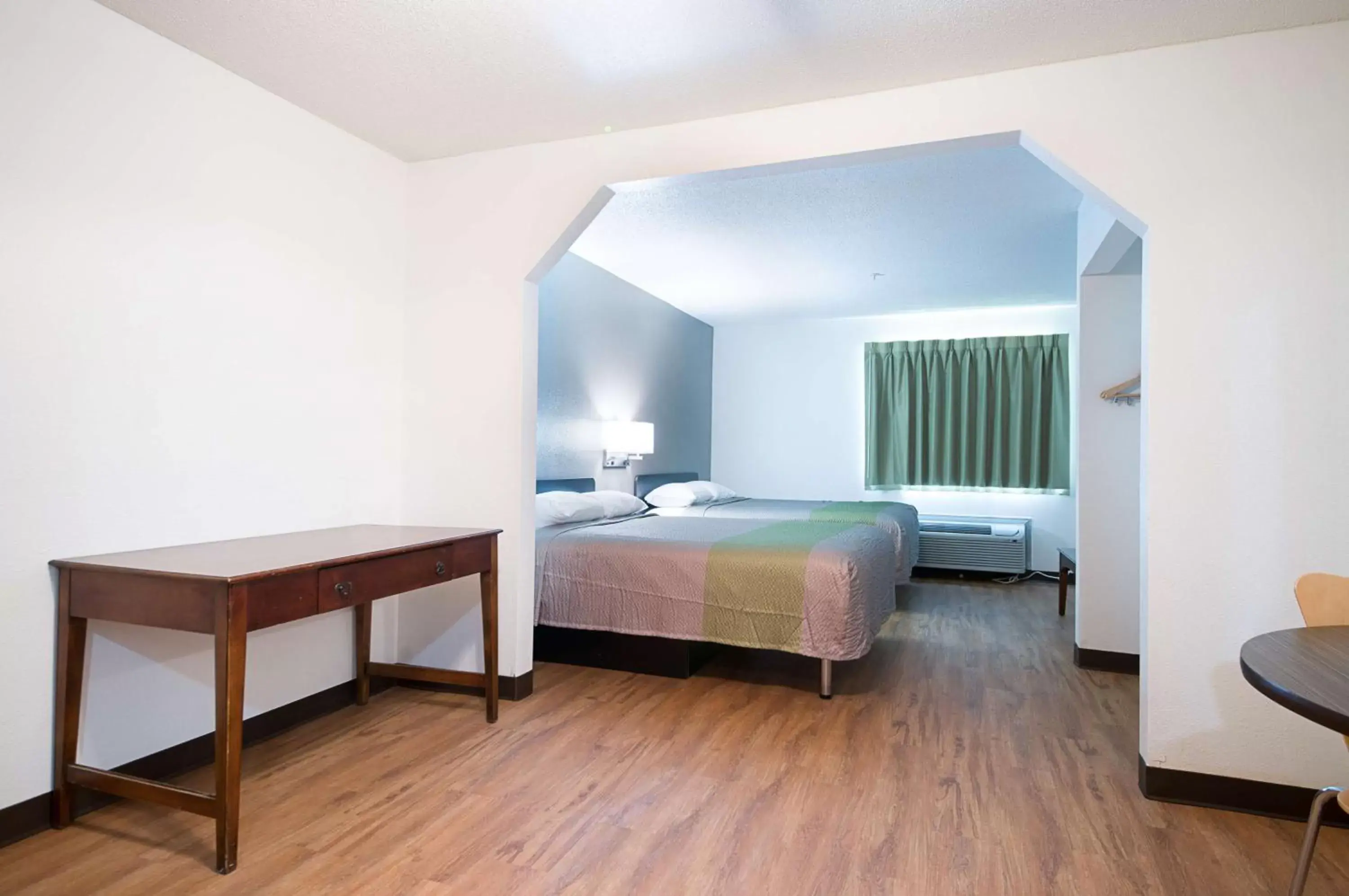 Photo of the whole room, Room Photo in Motel 6-New Iberia, LA