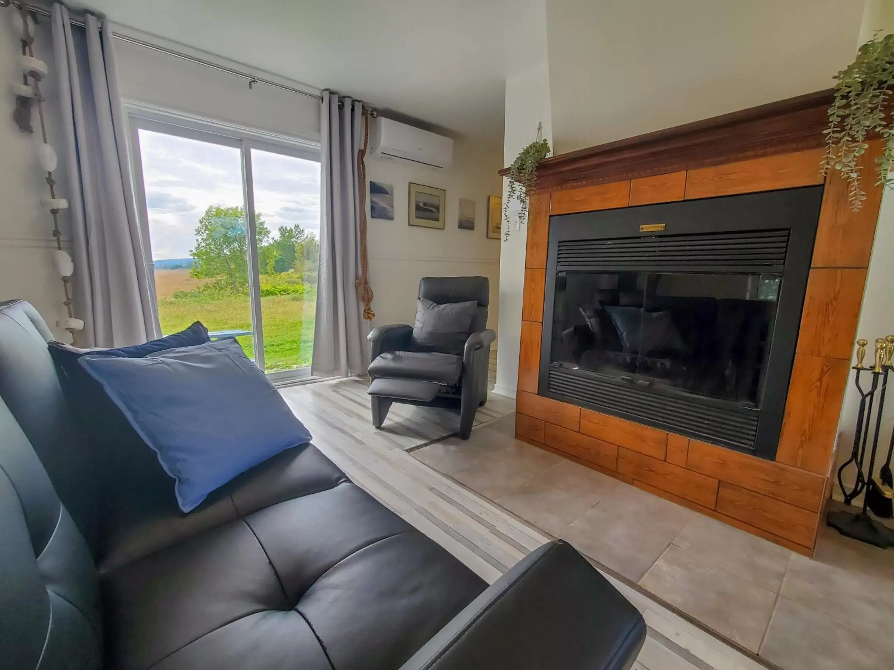 Seating Area in Lofts Fleuve et Montagnes