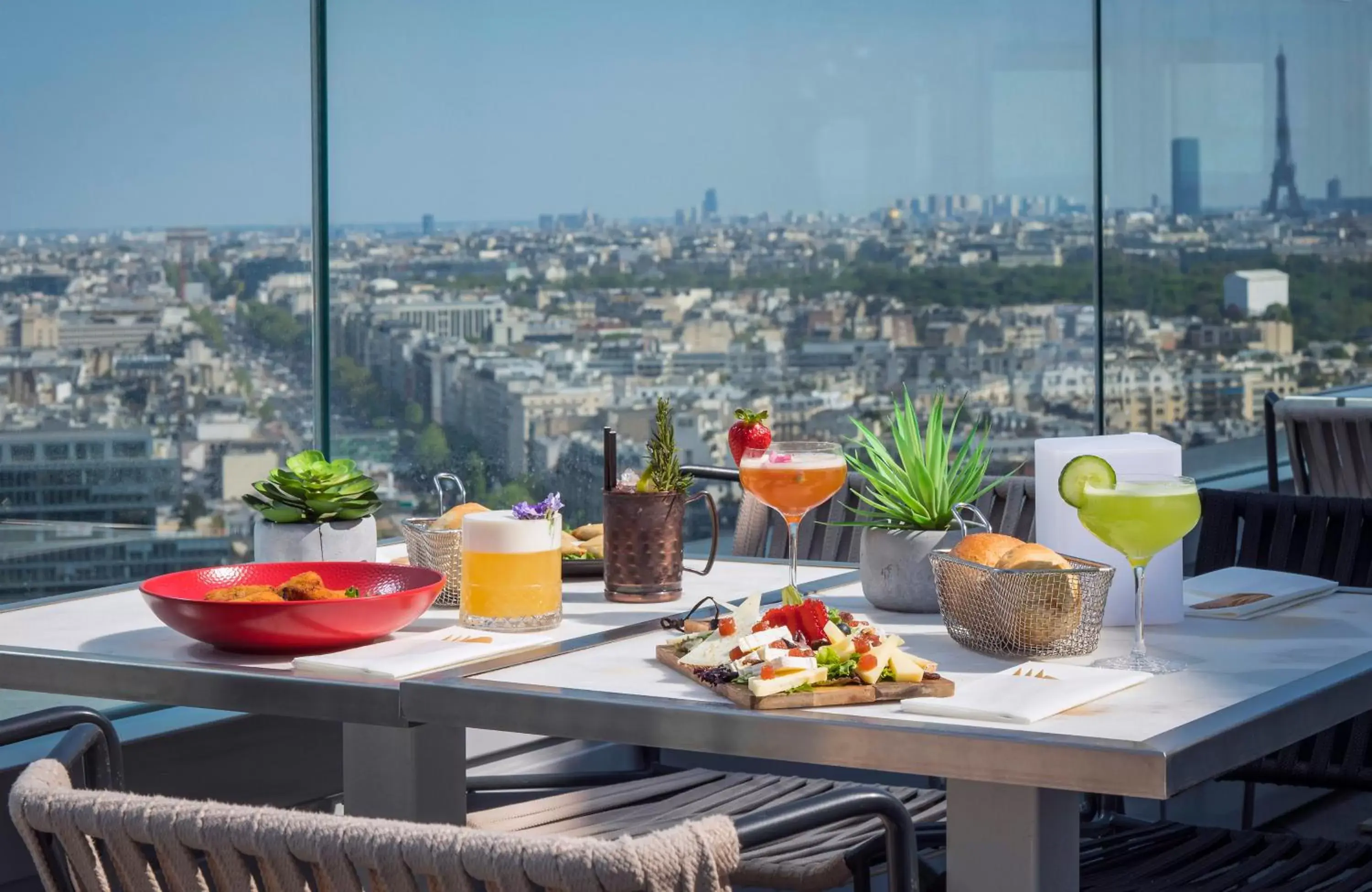 Restaurant/places to eat in Melia Paris La Defense Restaurant/places to eat in Melia Paris La Defense