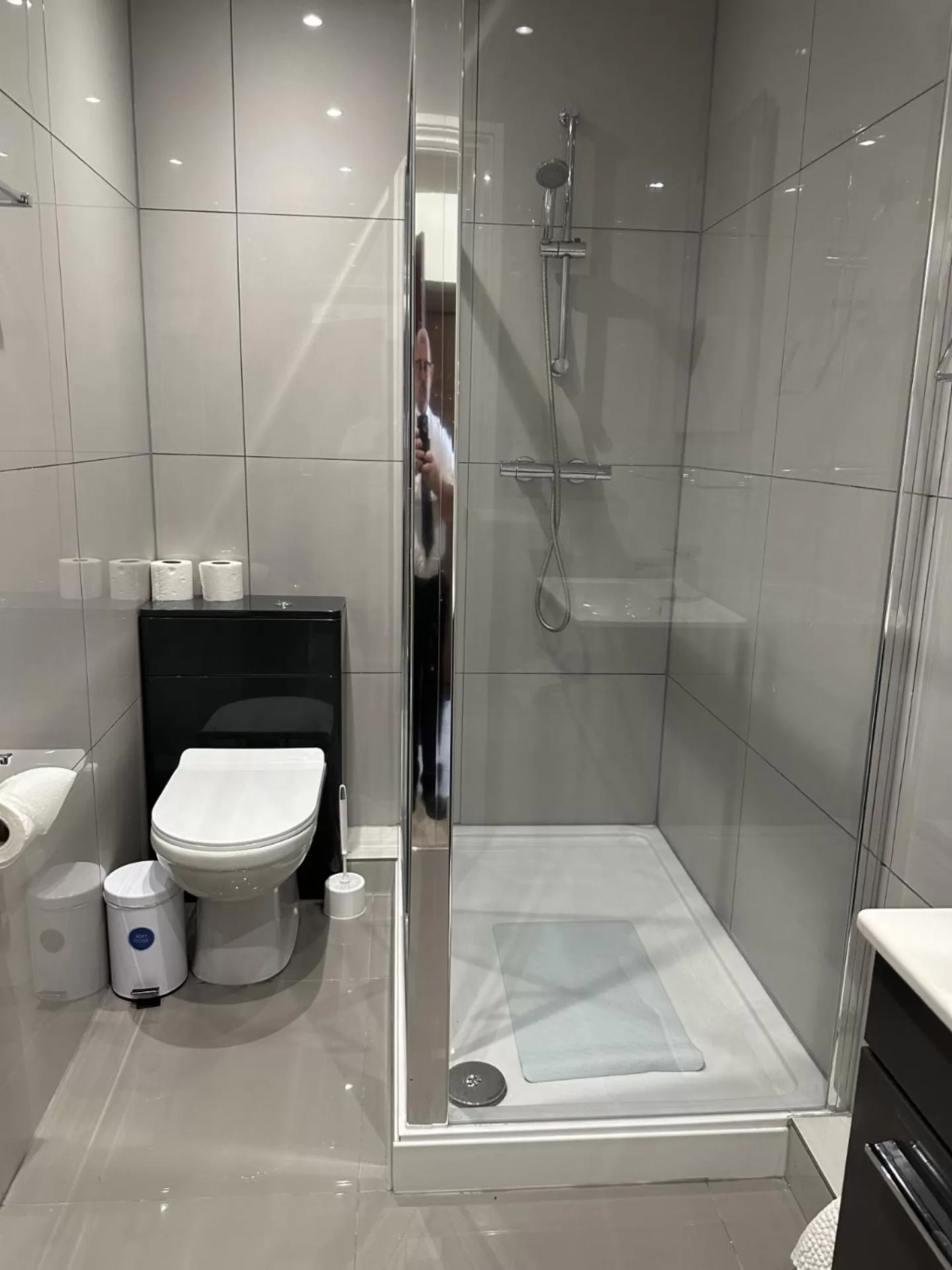 Shower in Glastonbury Hotel