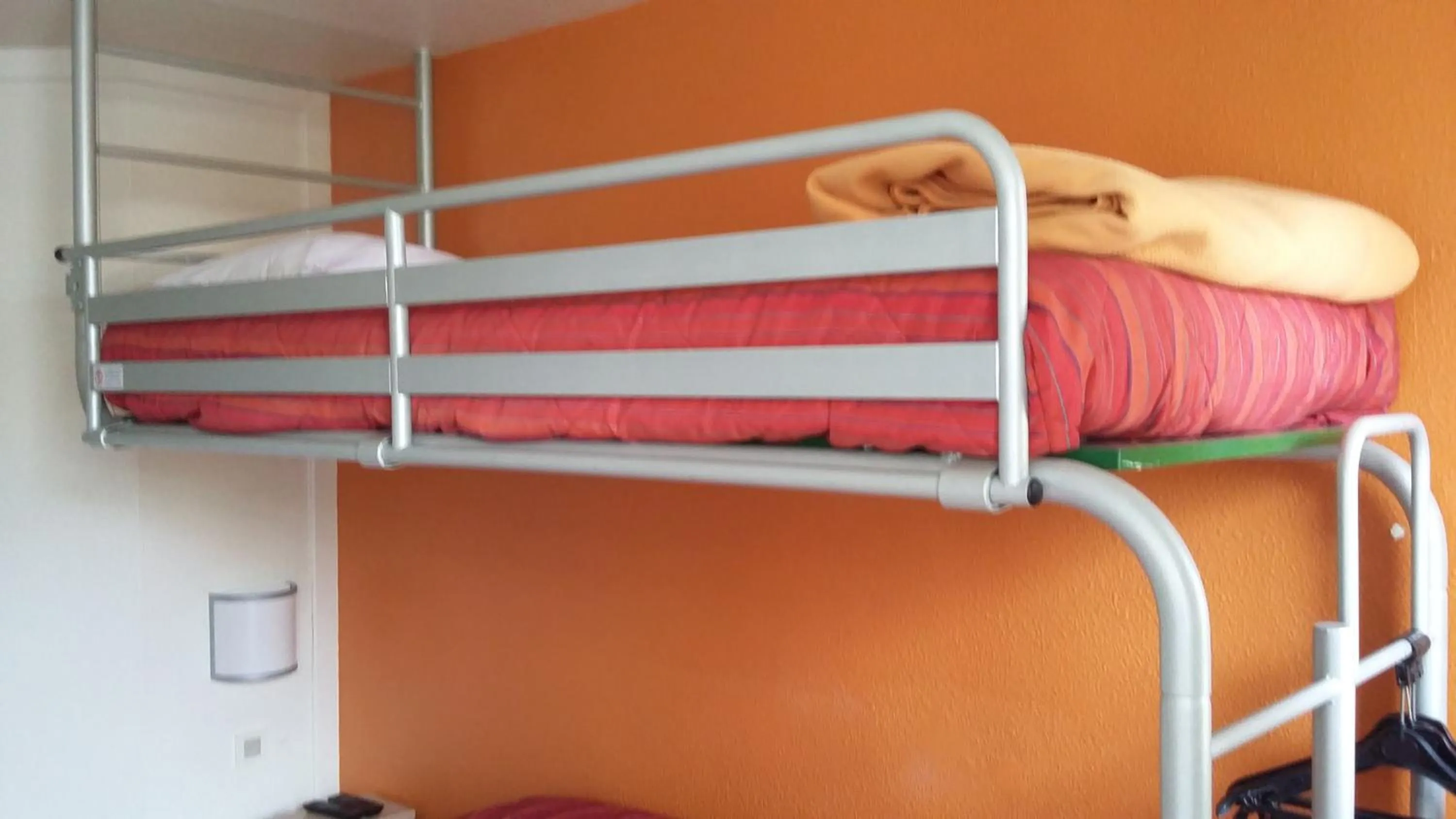bunk bed, Bed in Premiere Classe Biarritz