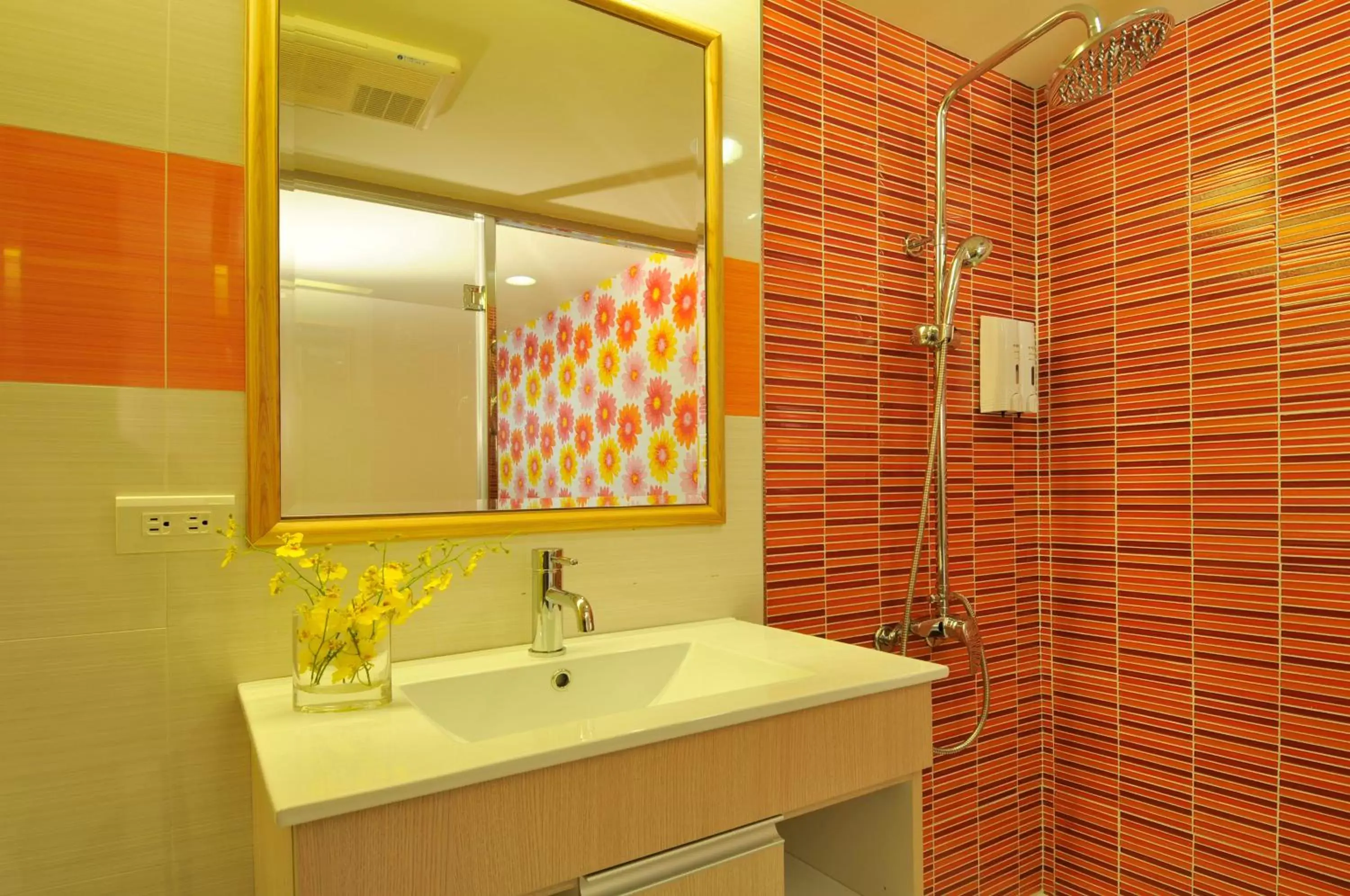 Bathroom in Hotel Color