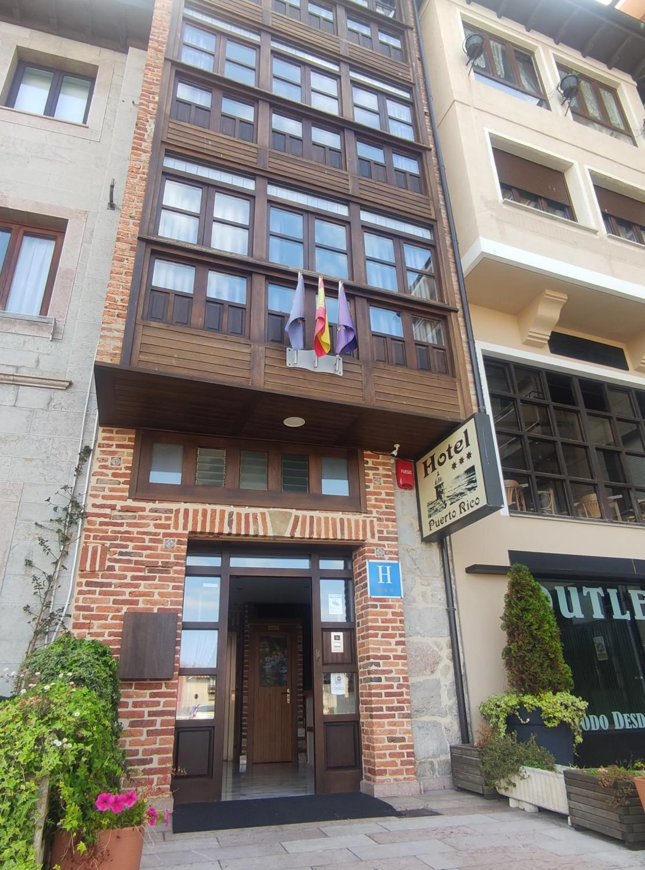 Property building in Hotel Puerto Rico