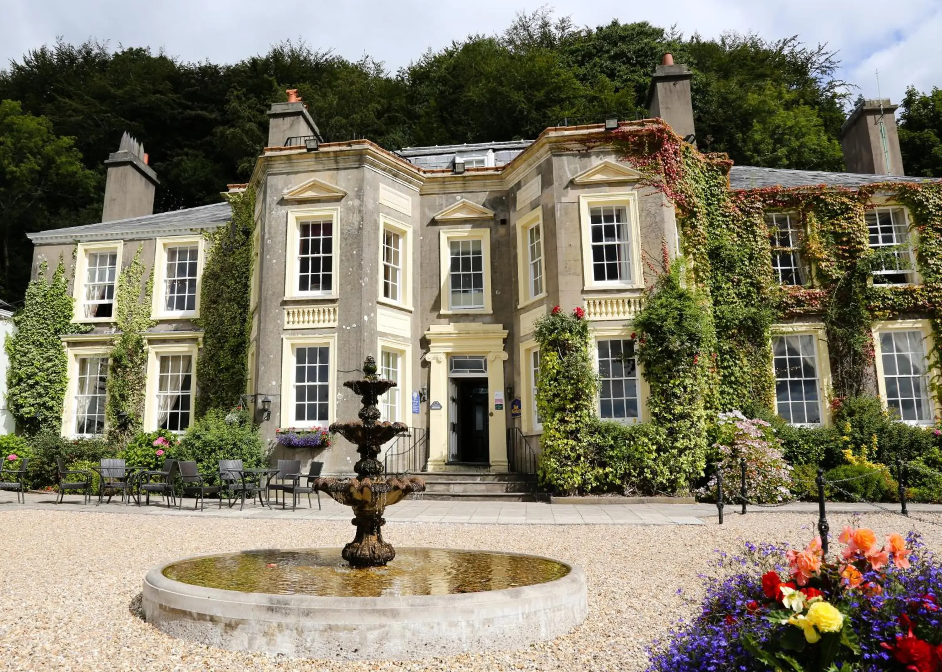 Facade/entrance, Property Building in New House Country Hotel