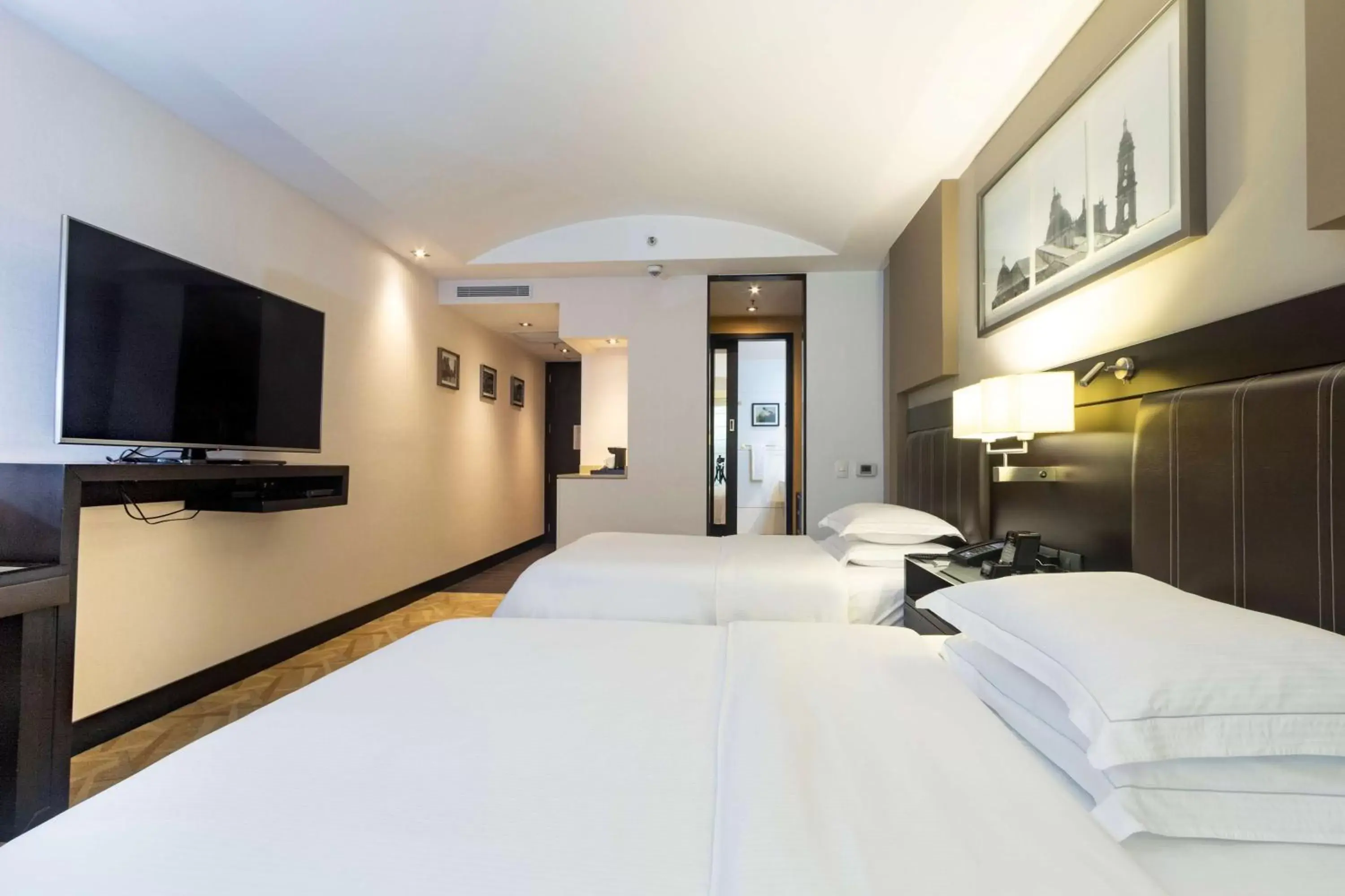 Bed in Hilton Bogotá