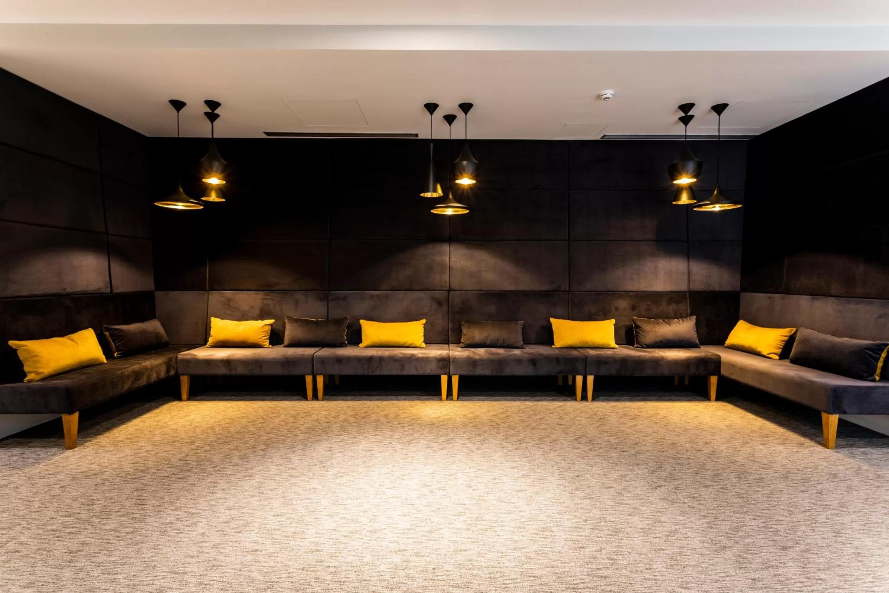 Lounge or bar in Czar Lisbon Hotel