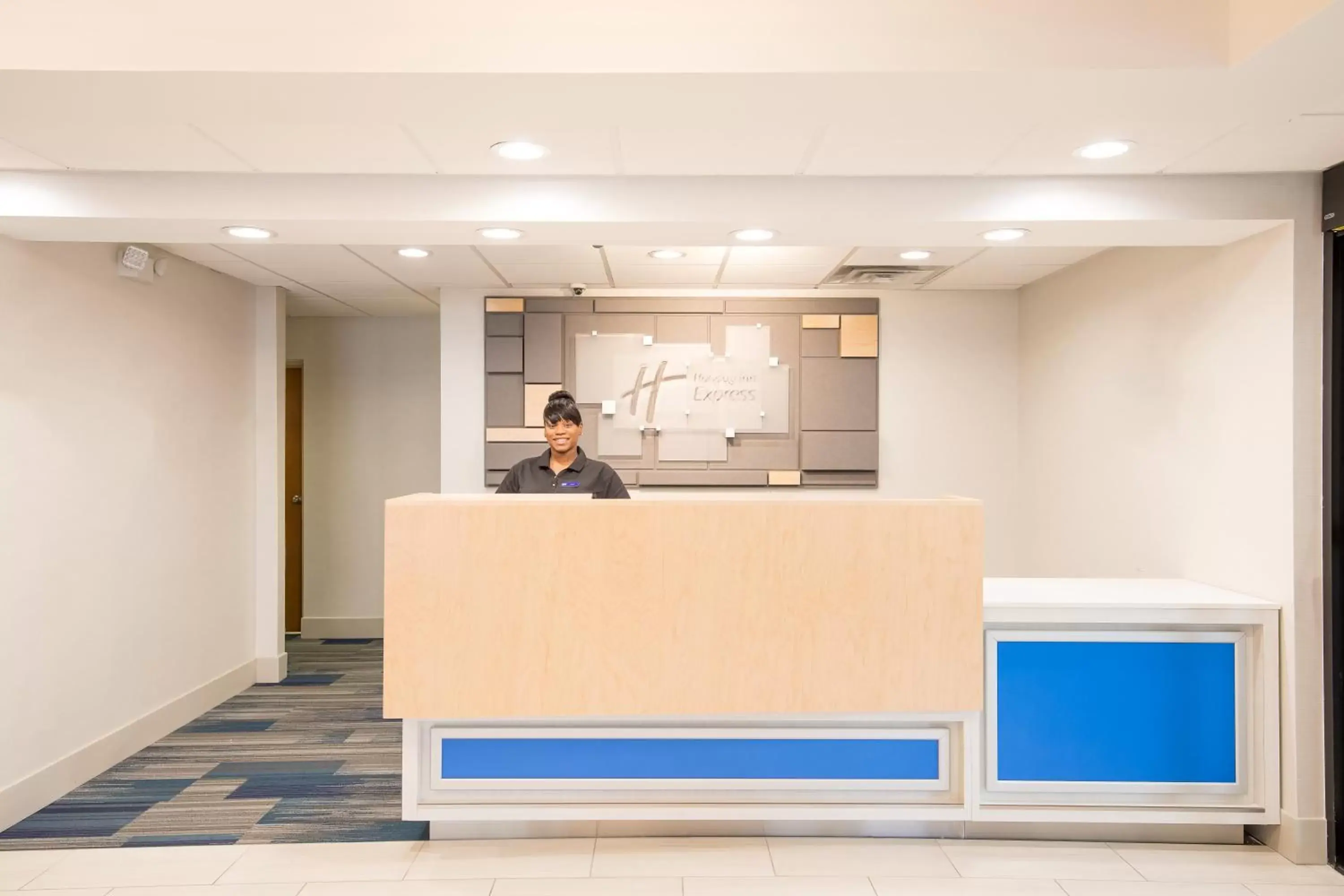 Lobby or reception, Lobby/Reception in Holiday Inn Express Atlanta-Stone Mountain, an IHG Hotel