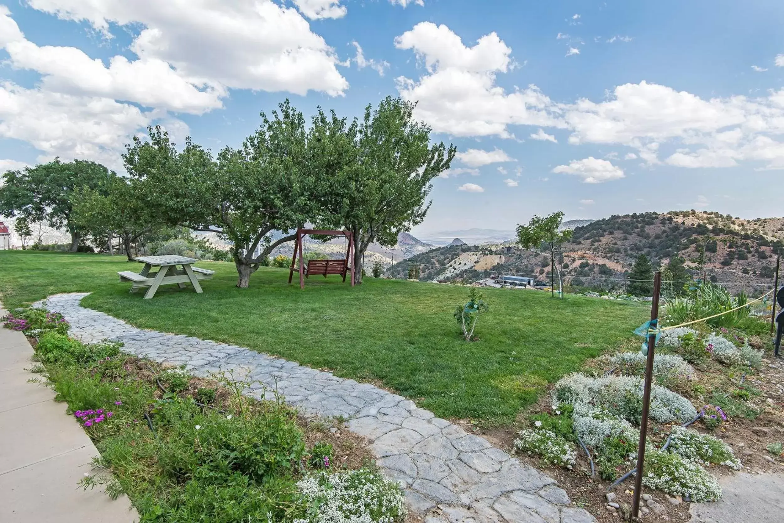 Other, Garden in Virginia City Inn