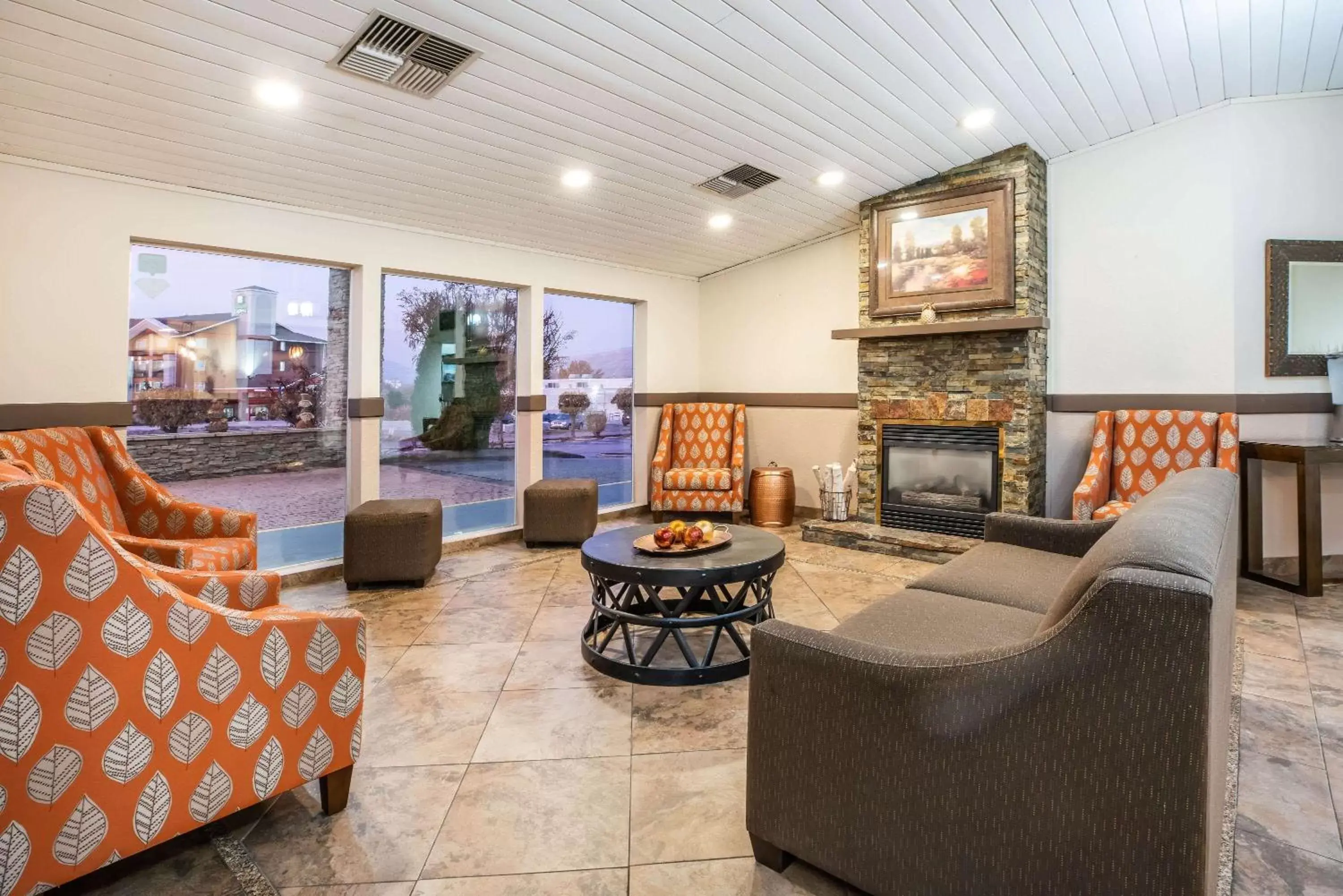 Lobby or reception, Seating Area in La Quinta by Wyndham Wenatchee