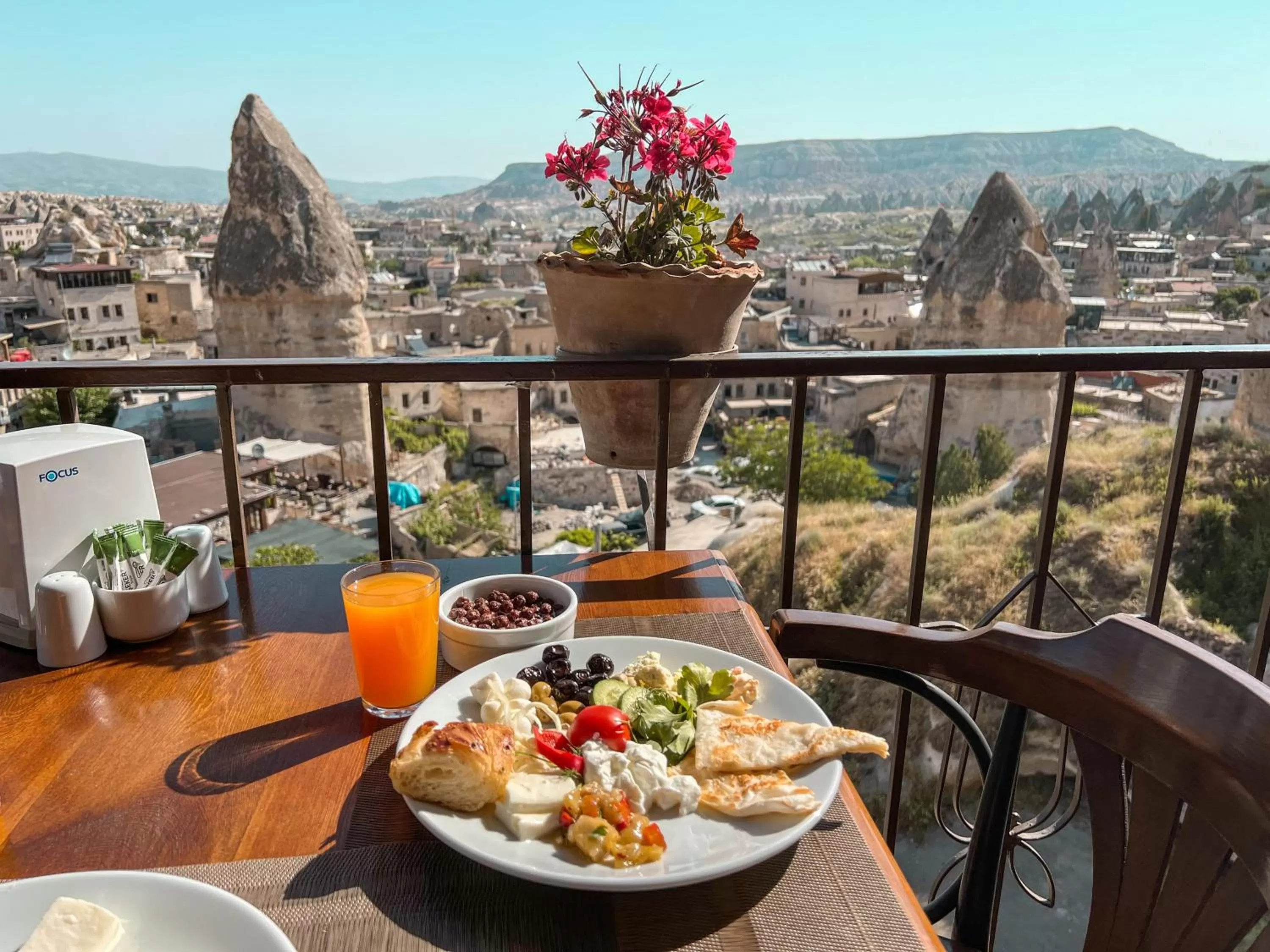 Breakfast in Vista Cave Hotel