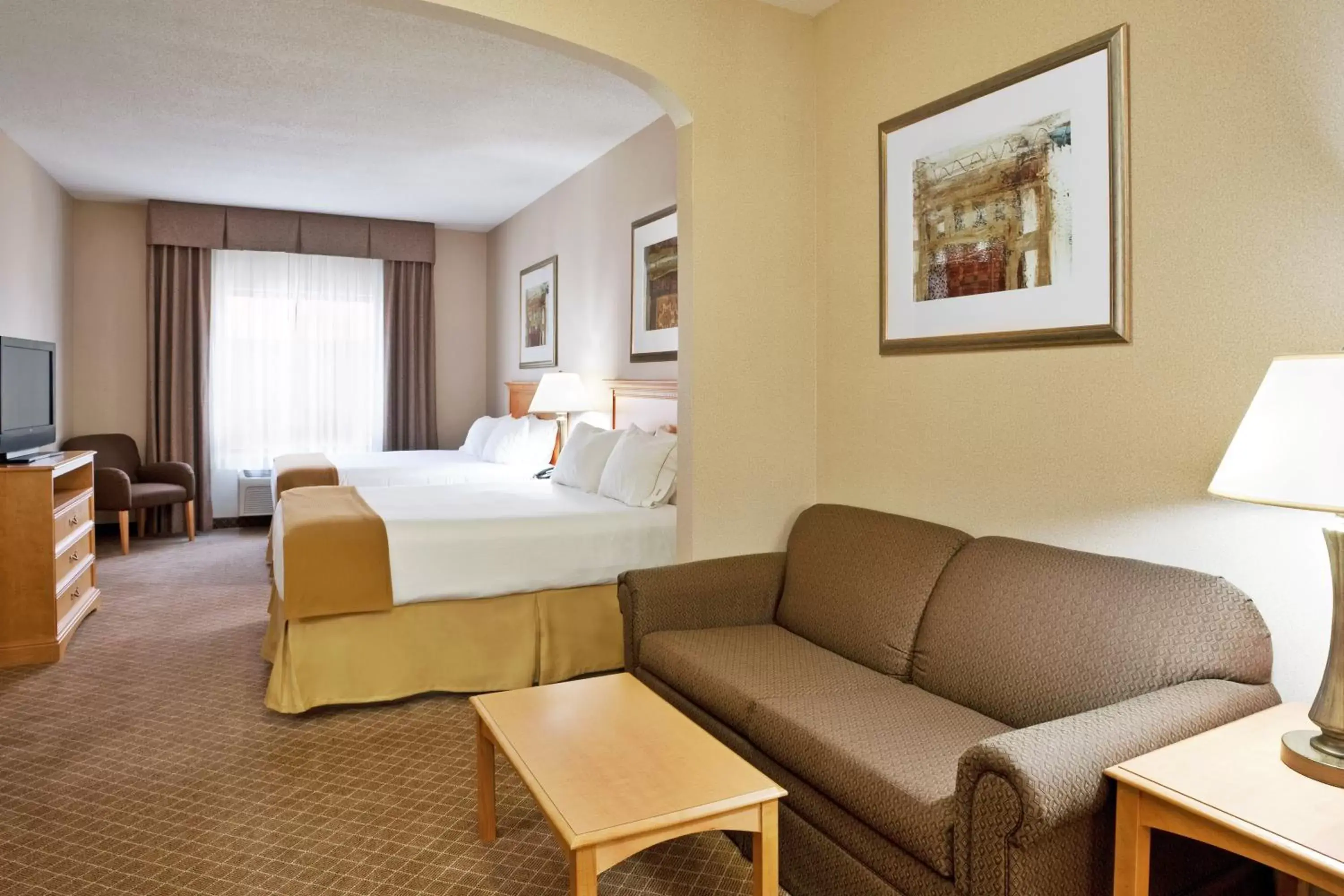 Photo of the whole room in Holiday Inn Express Hotel & Suites Chesterfield - Selfridge Area, an IHG Hotel