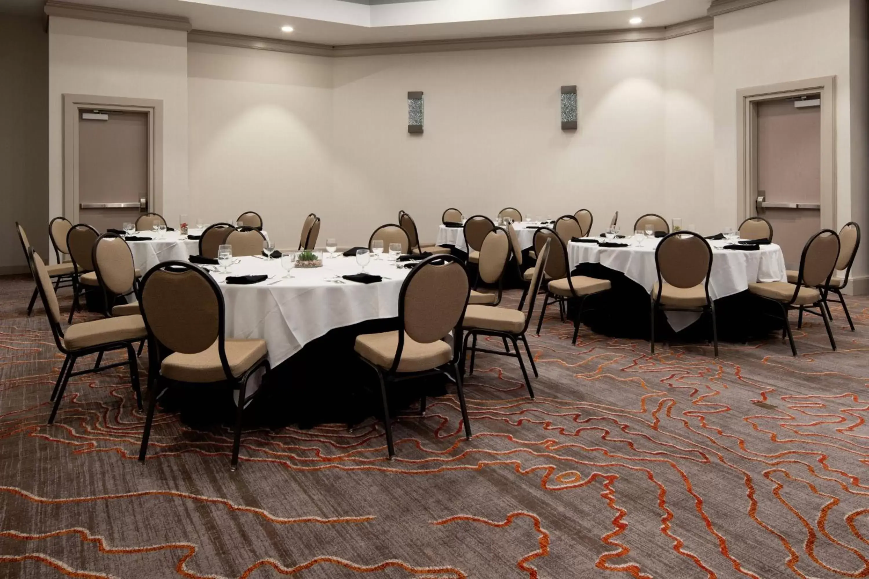 Meeting/conference room, Restaurant/Places to Eat in Tucson Marriott University Park