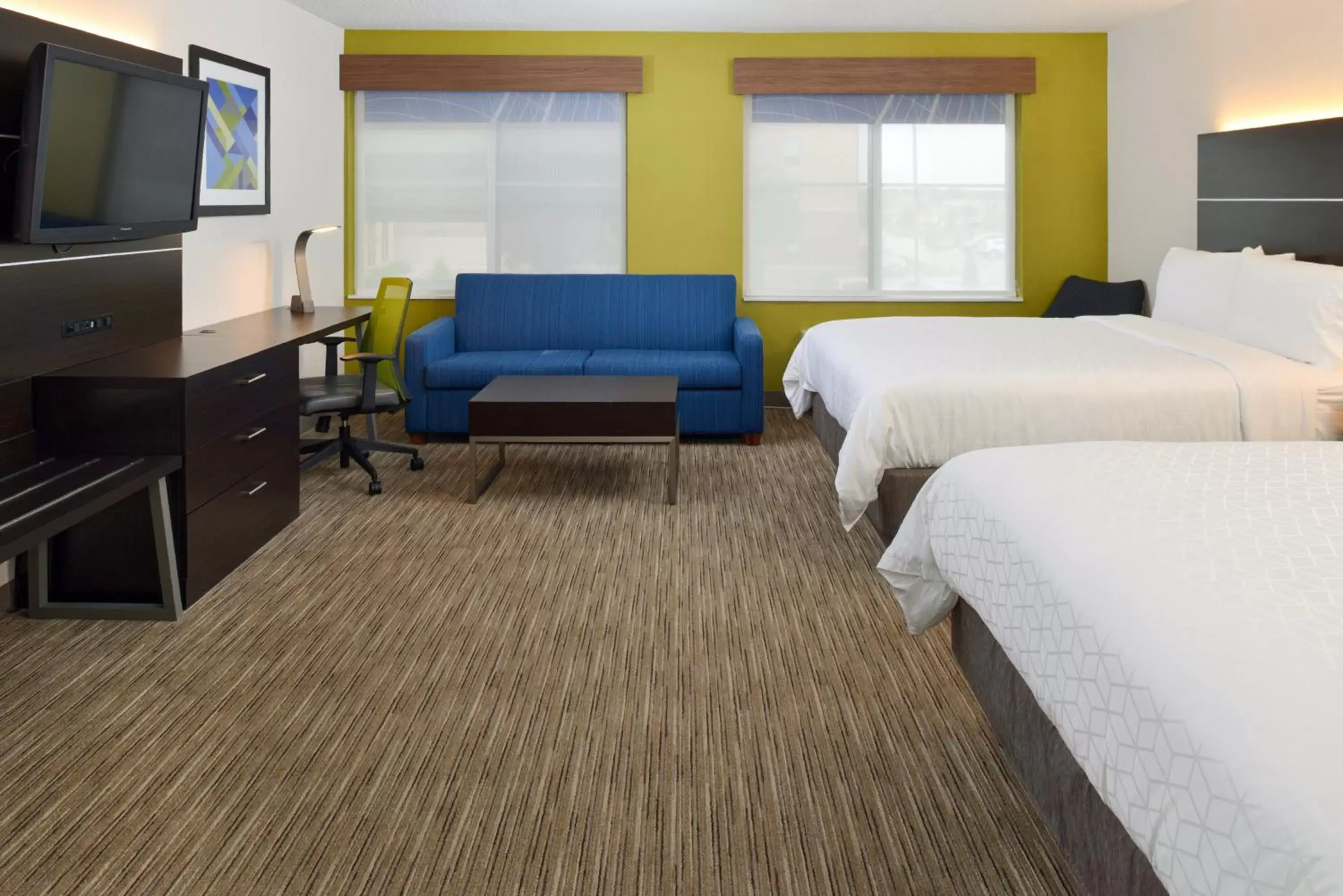 Photo of the whole room, Bed in Holiday Inn Express Wixom, an IHG Hotel