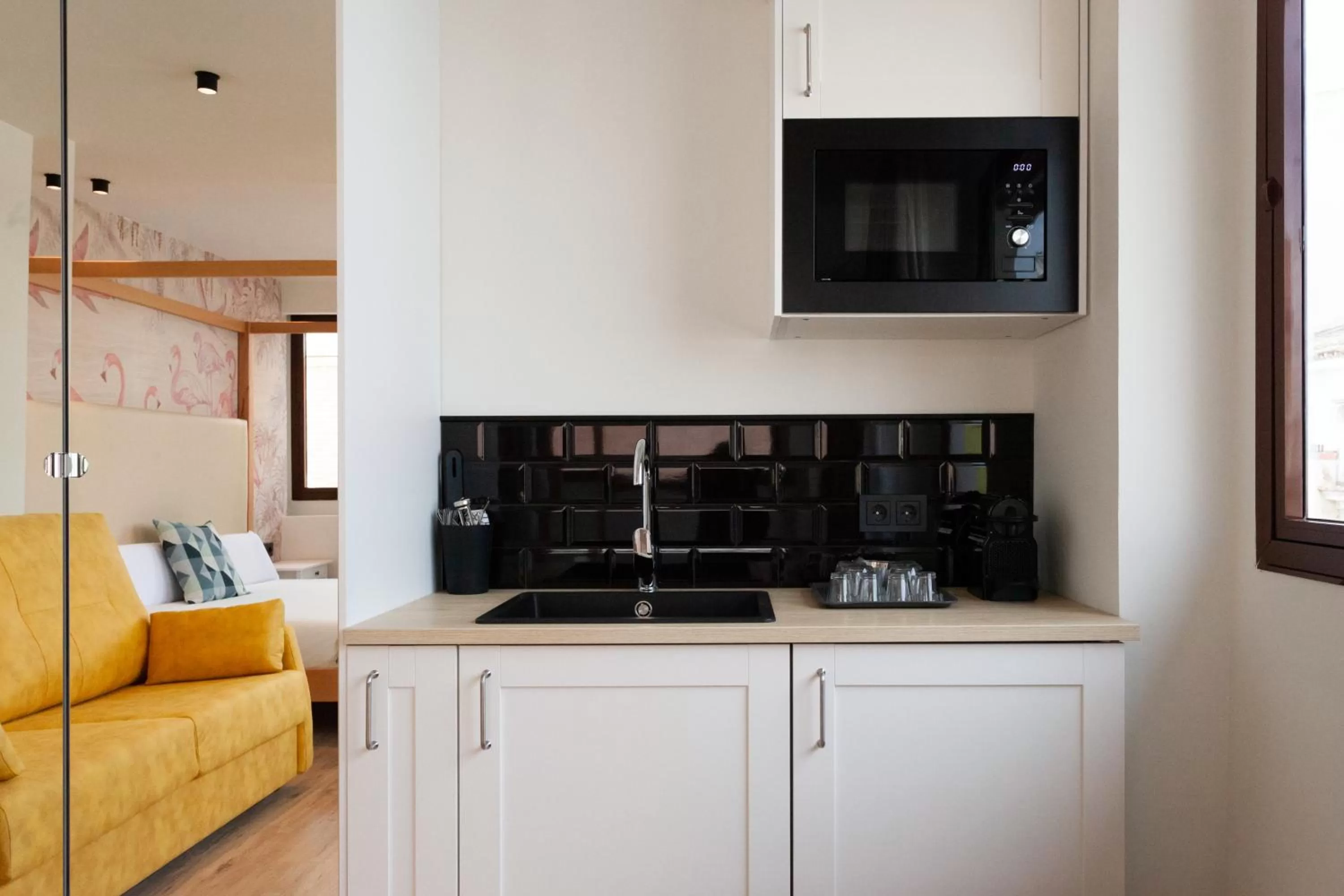 Coffee/tea facilities in Welldone Sierpes Boutique