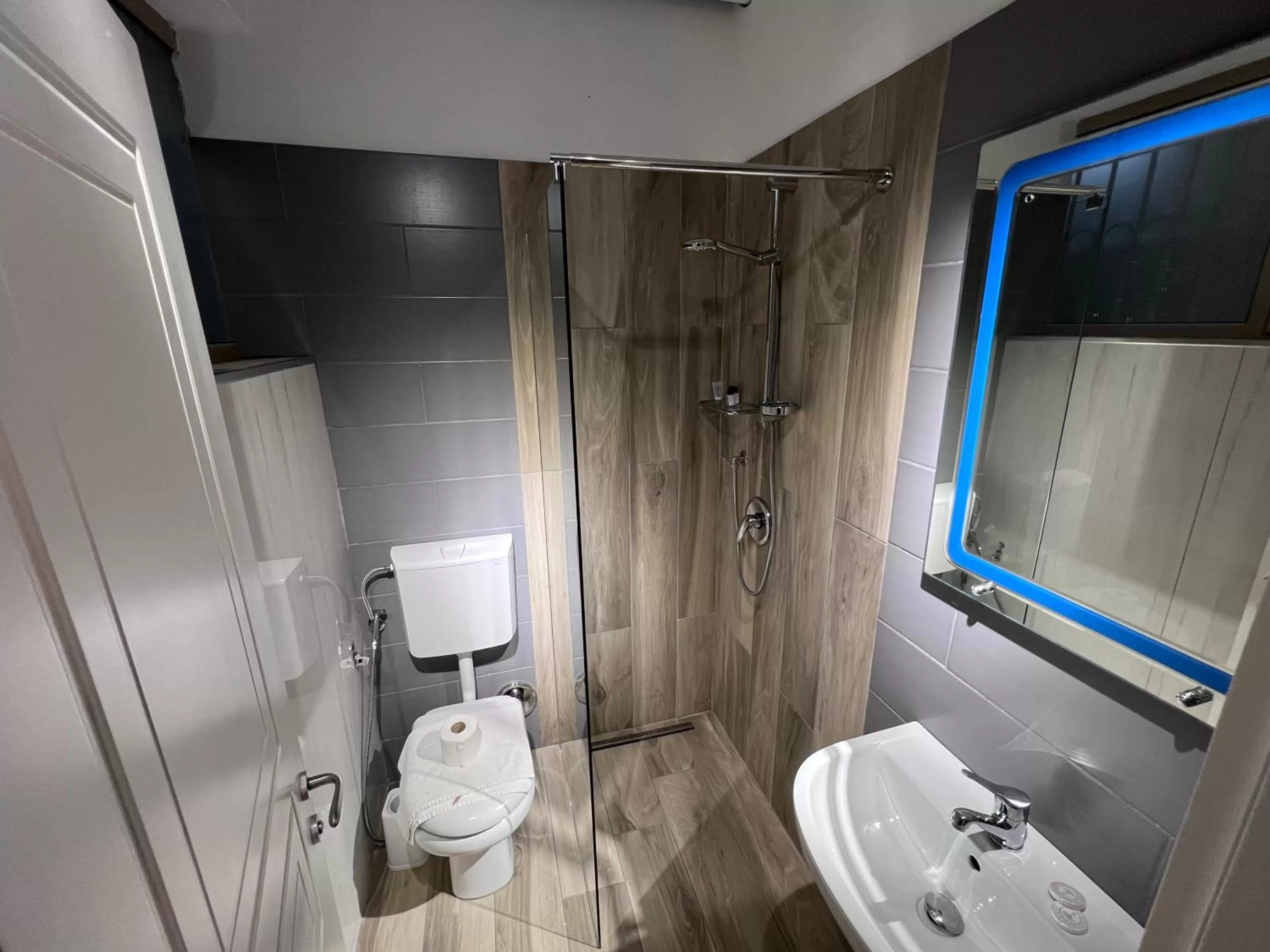 Shower, Bathroom in Bobi Hotel