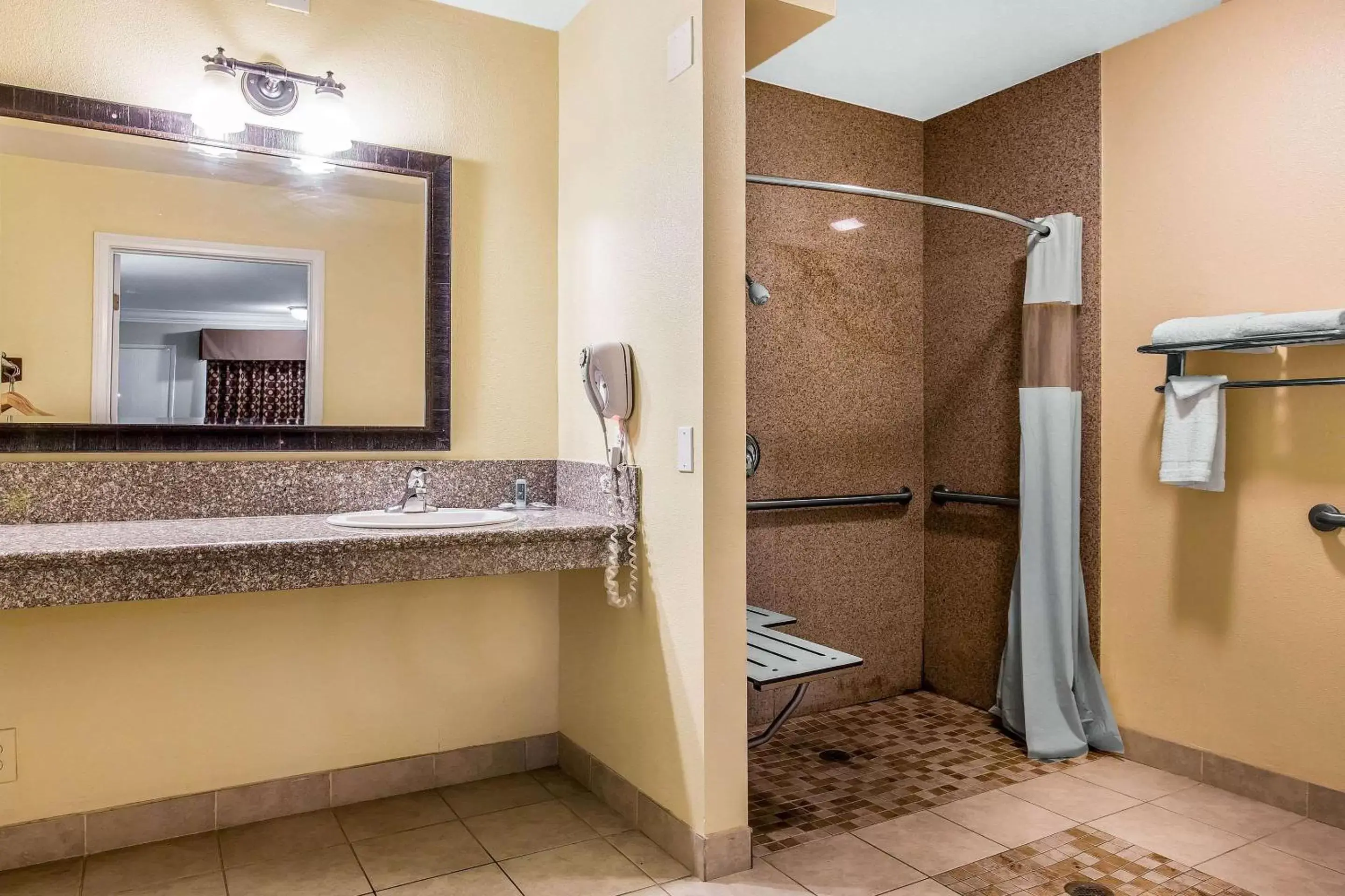 Bathroom in Rodeway Inn & Suites Canyon Lake-Menifee West