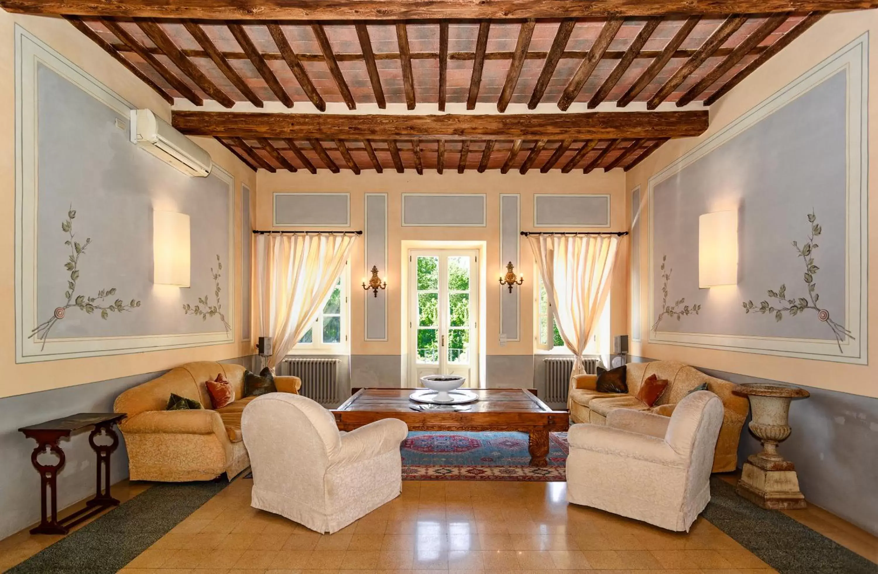 Lobby or reception in Hotel Albergo Villa Marta Lobby or reception in Hotel Albergo Villa Marta