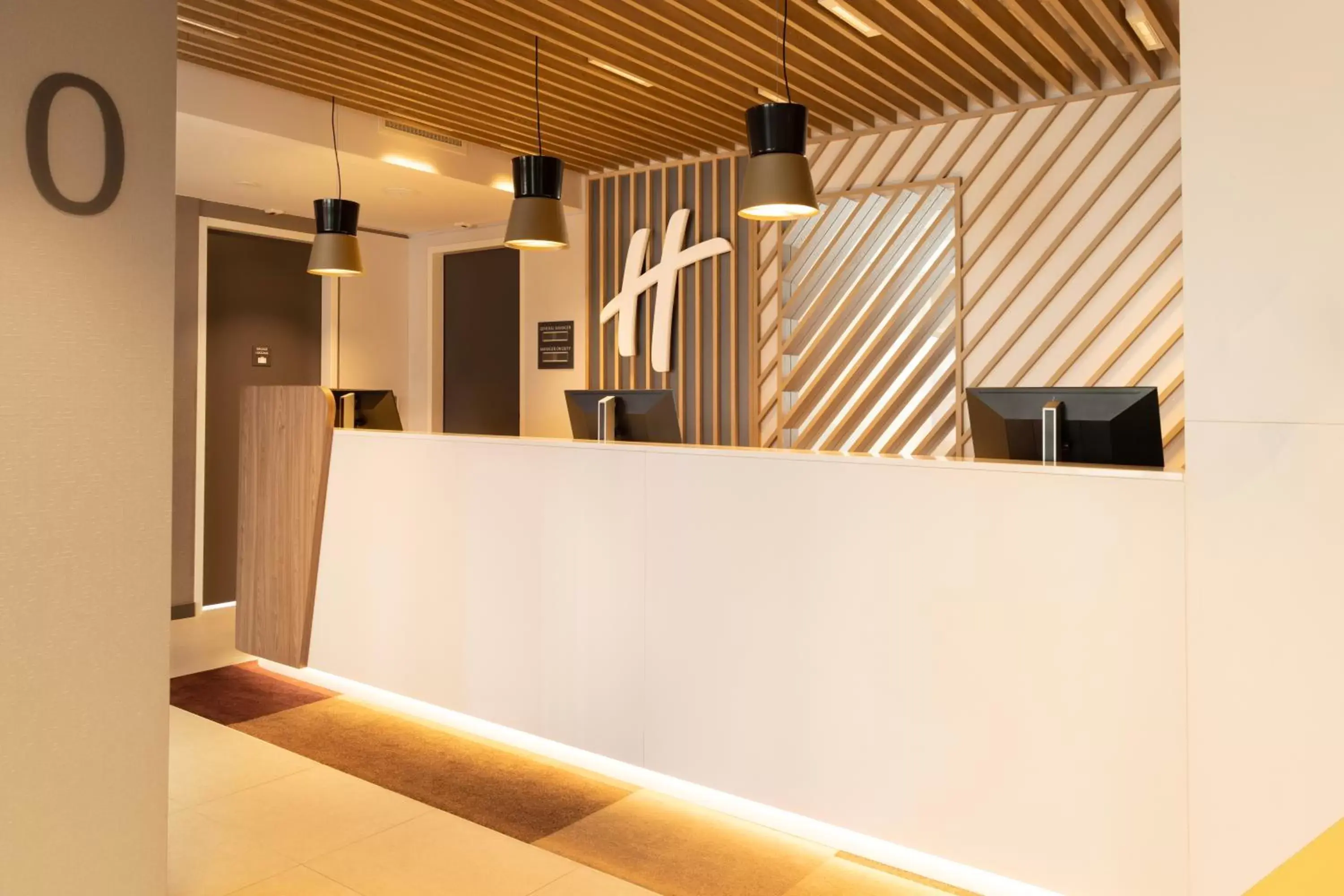 Lobby or reception in Holiday Inn - Eindhoven Airport by IHG Lobby or reception in Holiday Inn - Eindhoven Airport by IHG