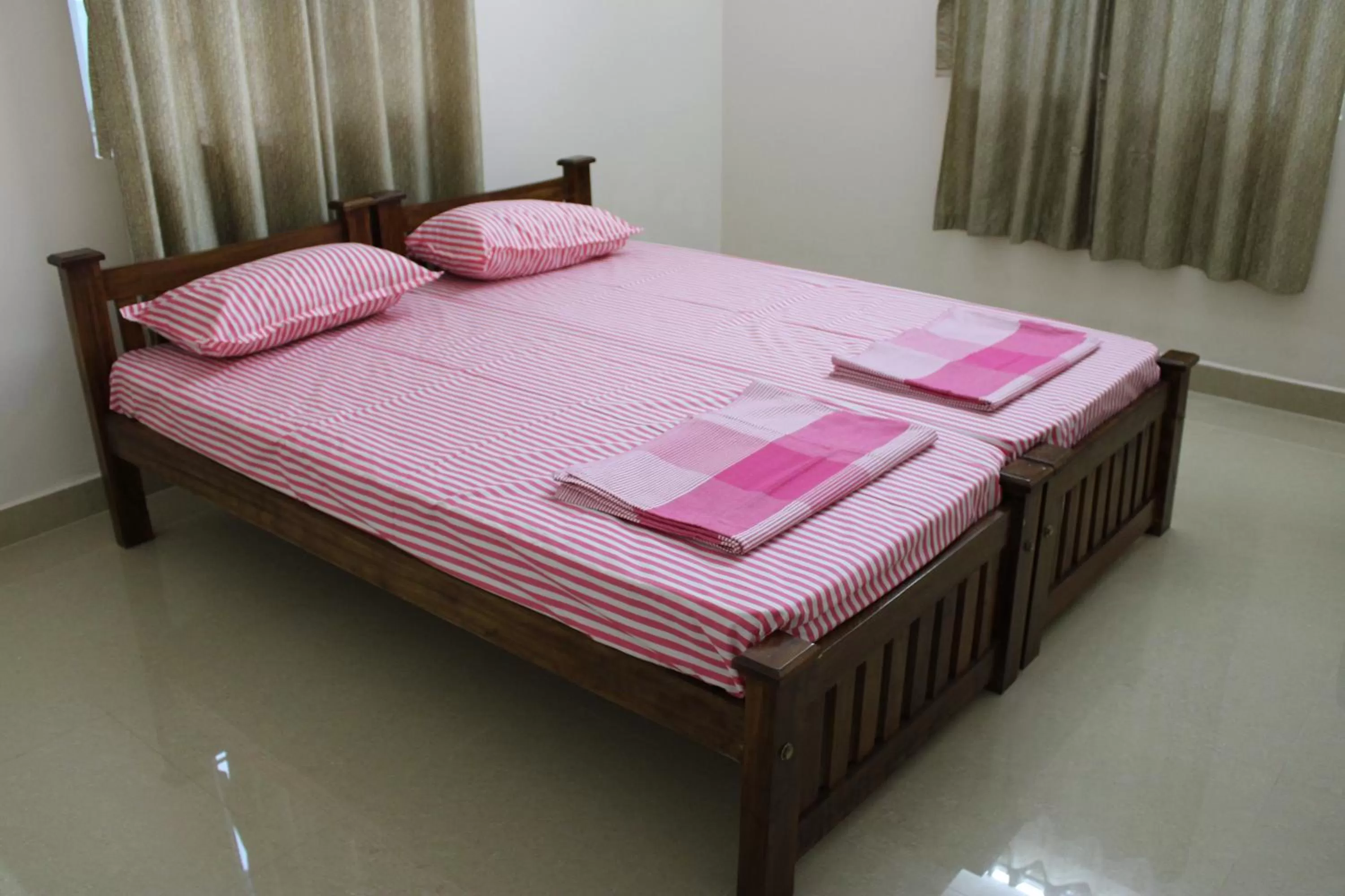Bedroom, Bed in Shantham Service Apartments