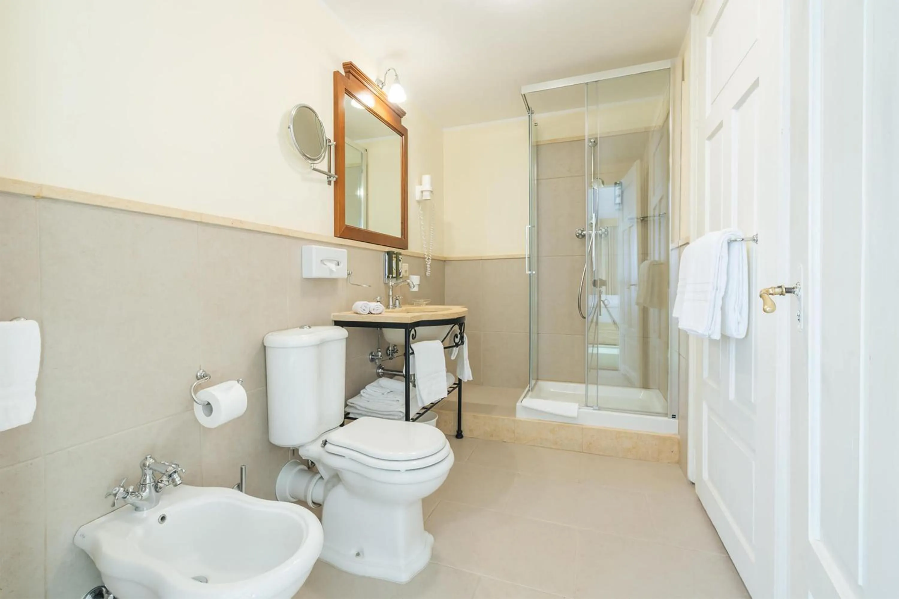 Bathroom in Hotel Reine Victoria