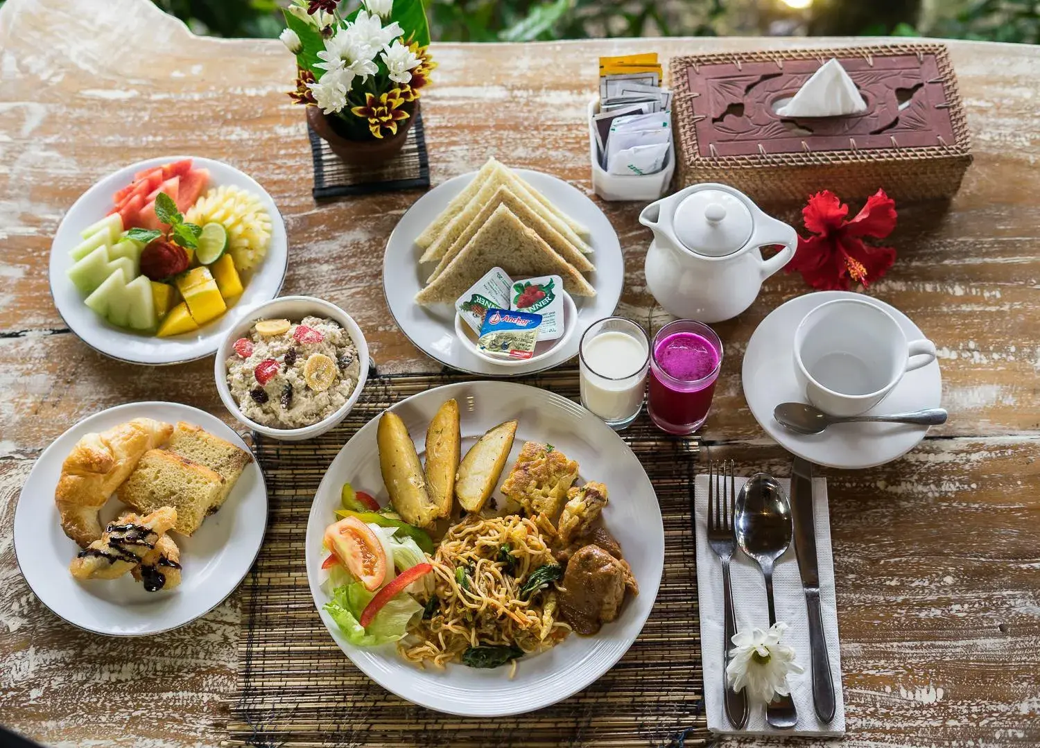 Breakfast in Flower Bud Bungalow Balangan