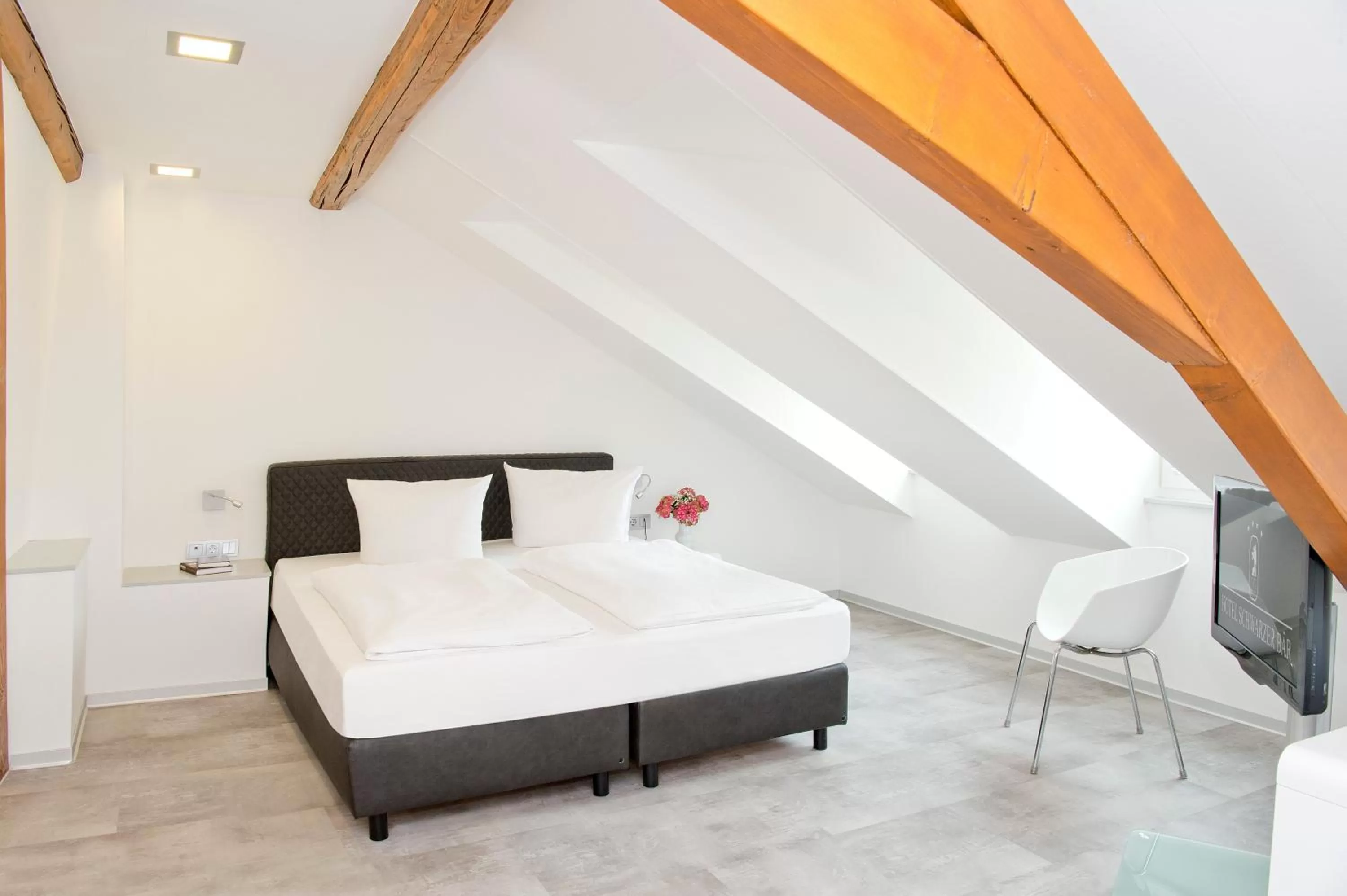 Photo of the whole room, Bed in Schwarzer Bär Jena