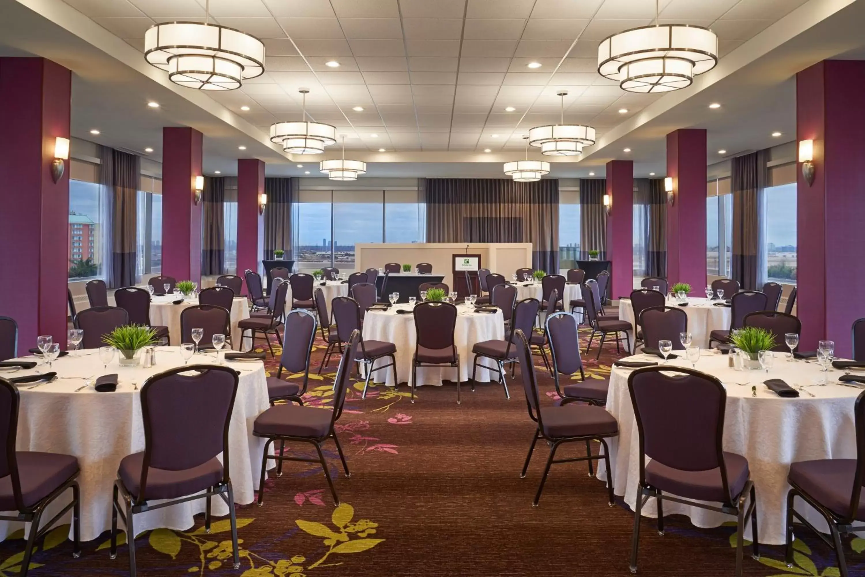 Meeting/conference room, Restaurant/Places to Eat in Holiday Inn Toronto International Airport, an IHG Hotel