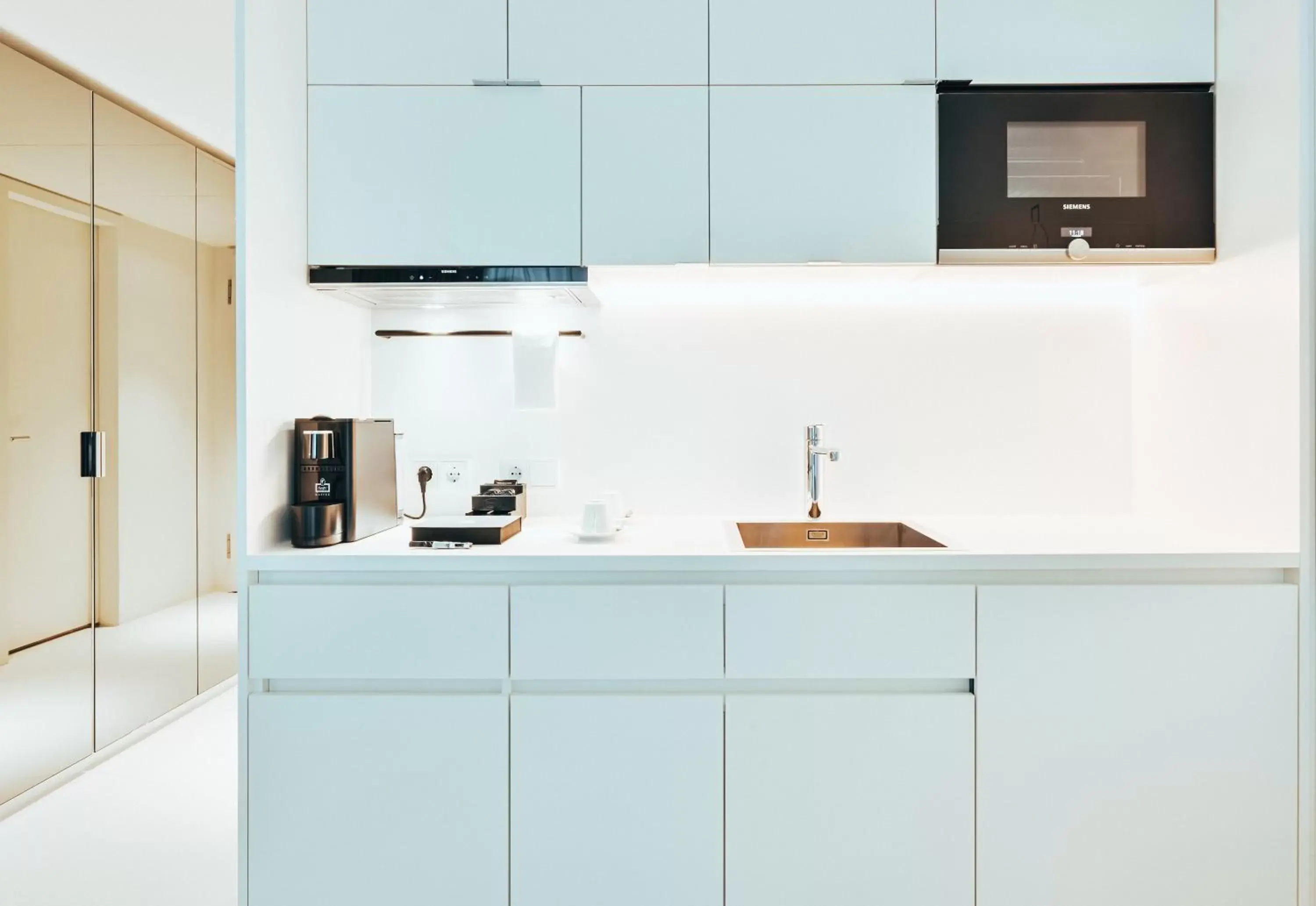 Kitchen or kitchenette, Kitchen/Kitchenette in KPM Hotel & Residences