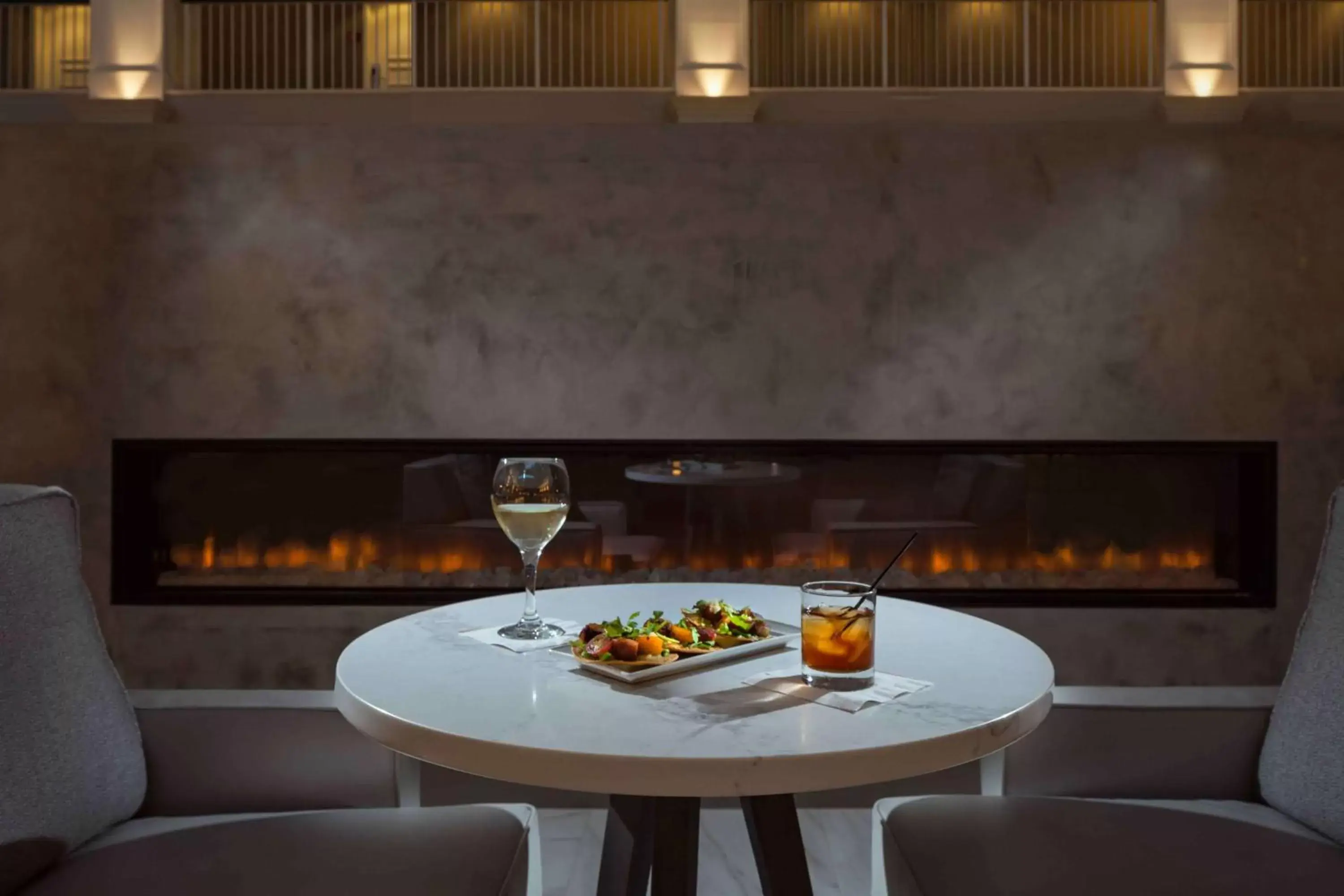 Restaurant/places to eat in Hilton Suites Brentwood Restaurant/places to eat in Hilton Suites Brentwood