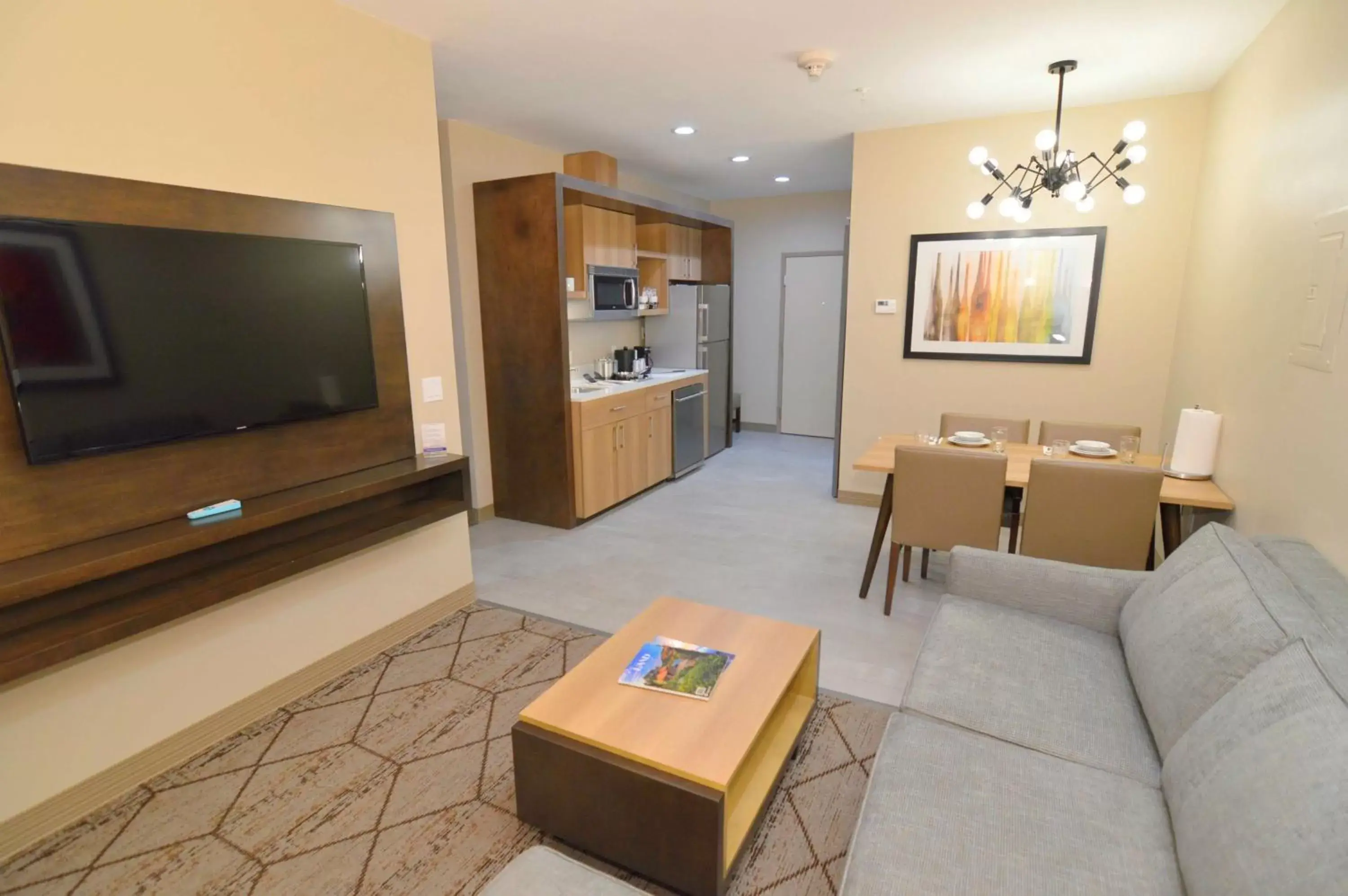 Photo of the whole room, TV/Entertainment Center in Best Western Executive Residency IH-37 Corpus Christi