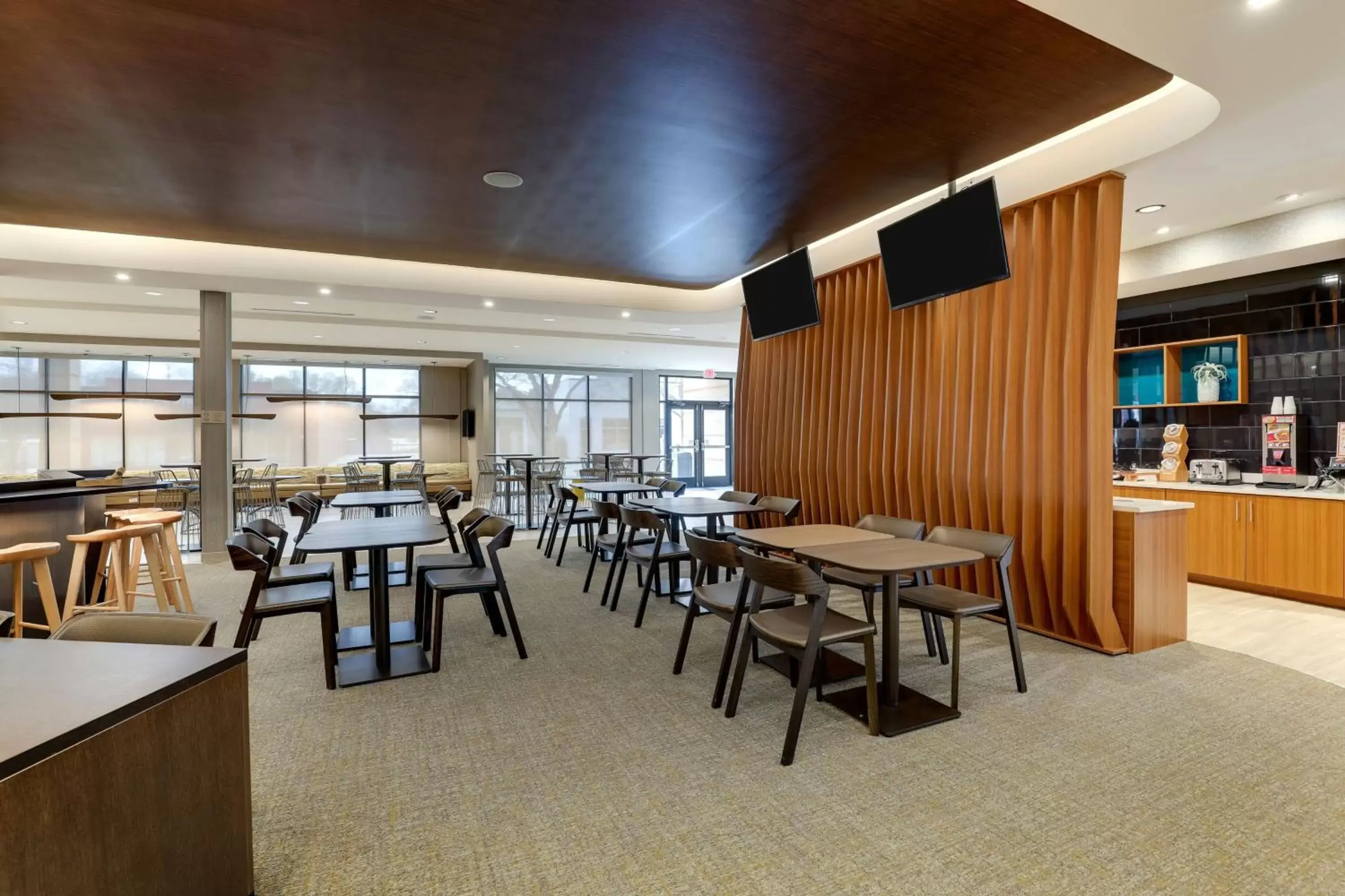 Restaurant/Places to Eat in SpringHill Suites by Marriott Cheraw