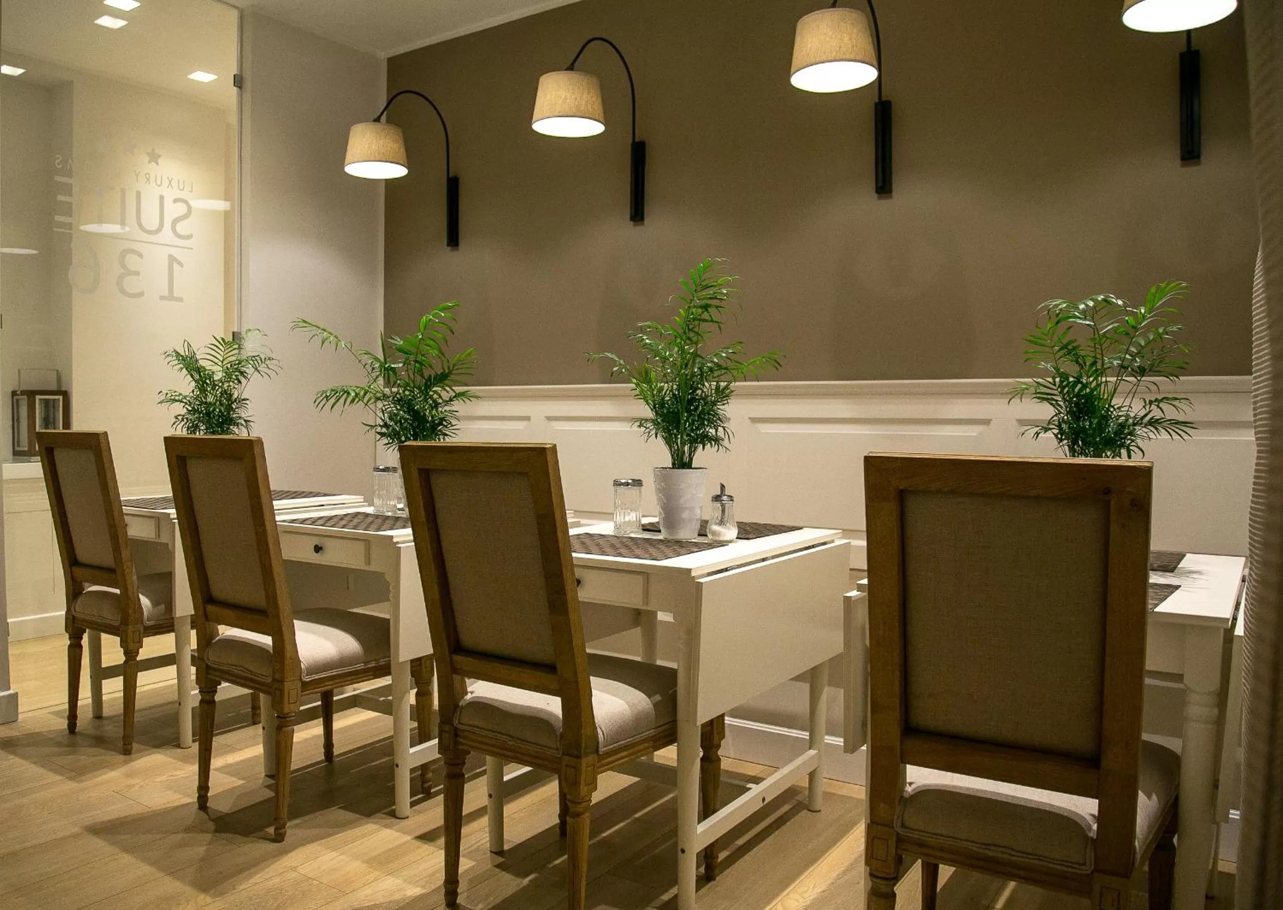 Lounge or bar in Suite 136