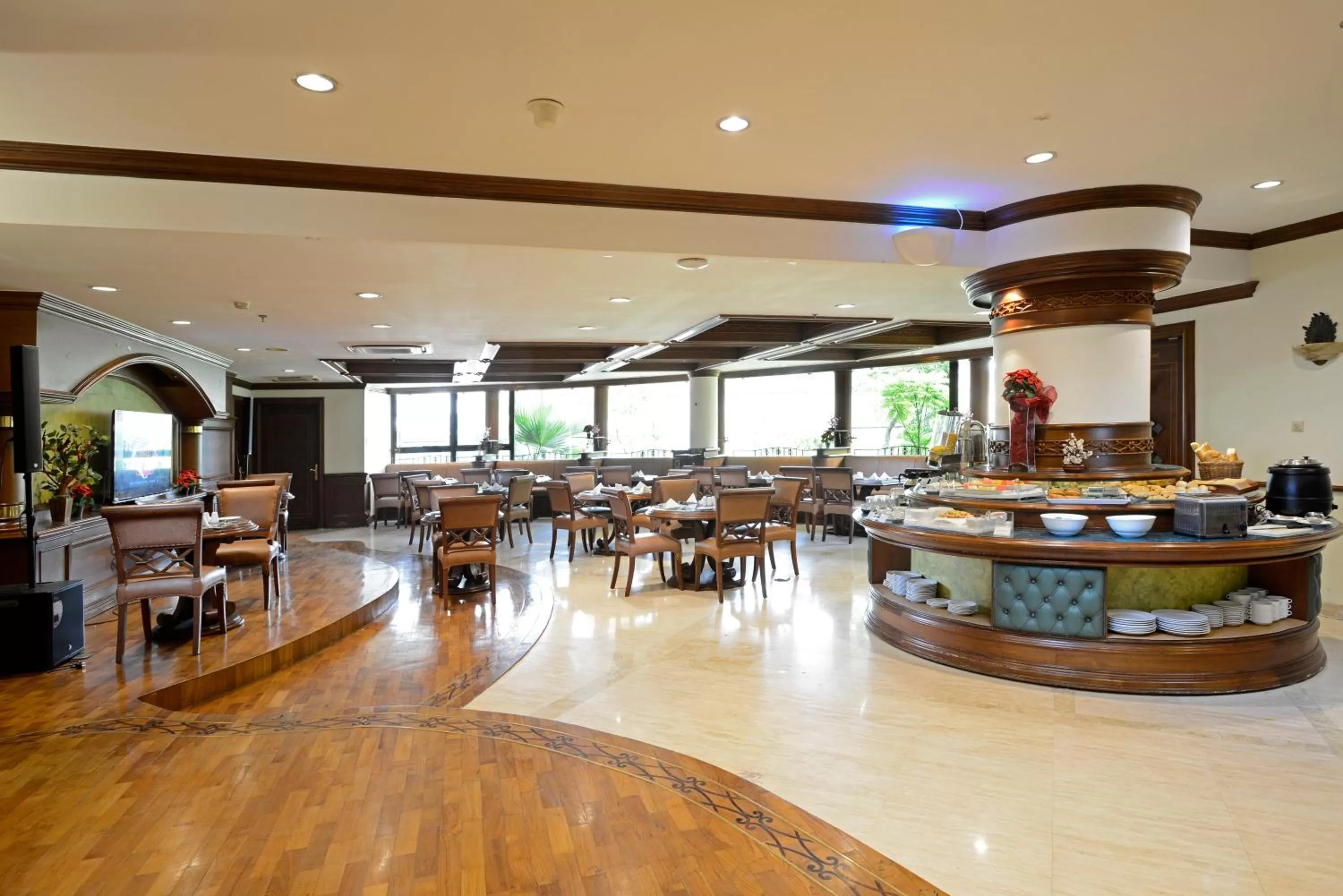 Restaurant/places to eat in Midtown Residence Simatupang Jakarta
