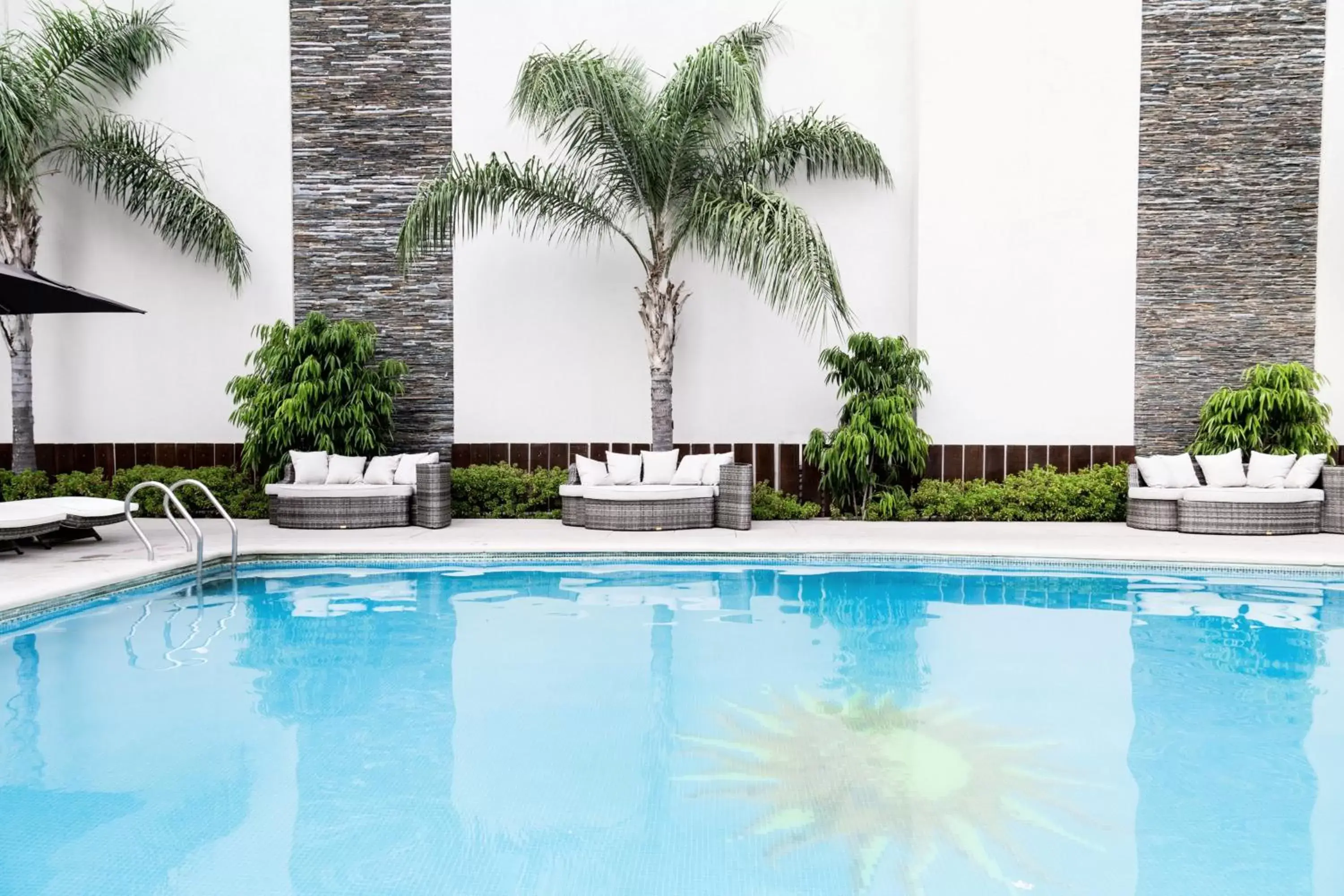 Swimming Pool in Holiday Inn Rosario, an IHG Hotel