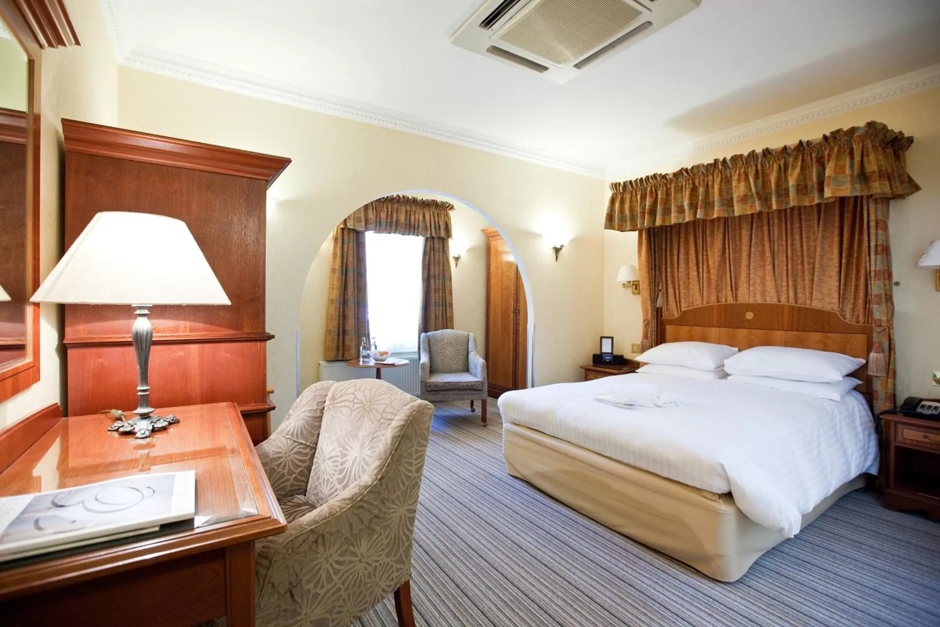 Executive Double Room in Marygreen Manor Executive Double Room in Marygreen Manor