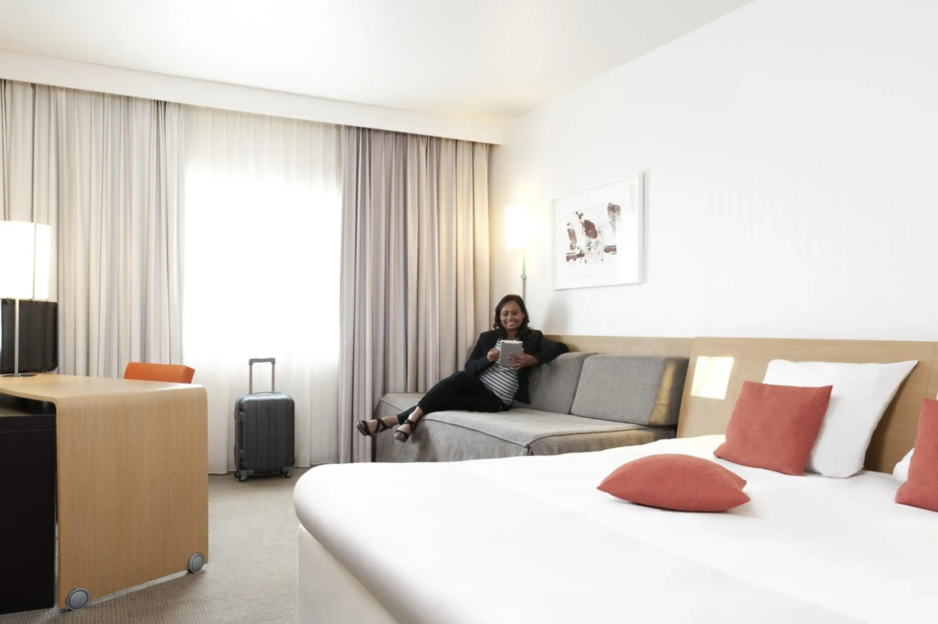 People, Bed in Novotel Brugge Centrum