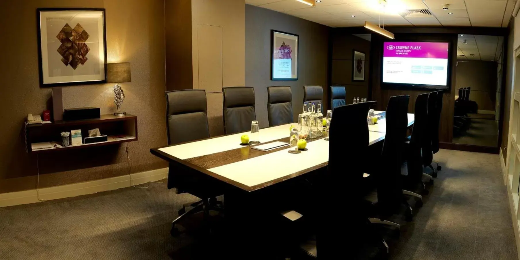Meeting/conference room, Business Area/Conference Room in Crowne Plaza Stratford-upon-Avon, an IHG Hotel
