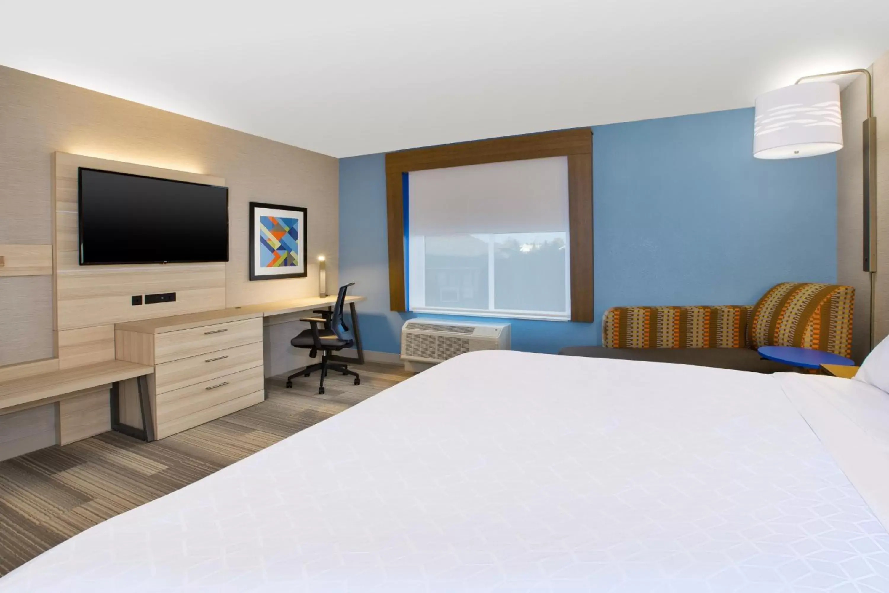 Bedroom, Bed in Holiday Inn Express & Suites - Wooster, an IHG Hotel